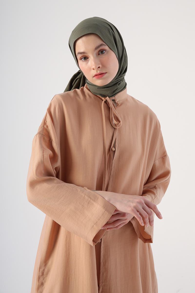 Koyu Bej-Yanları Yırtmaçlı Bağcıklı Tencel Kap