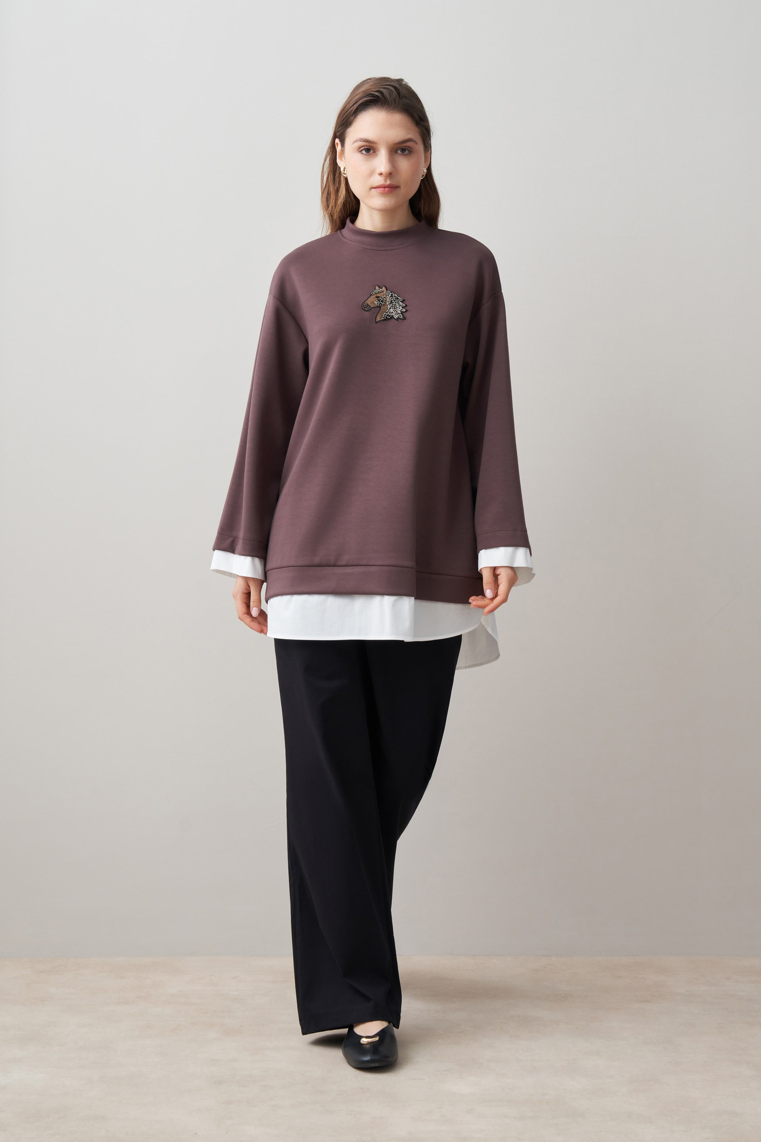 Koyu Mürdüm-Yumuşak Dokulu İşlemeli Sweat