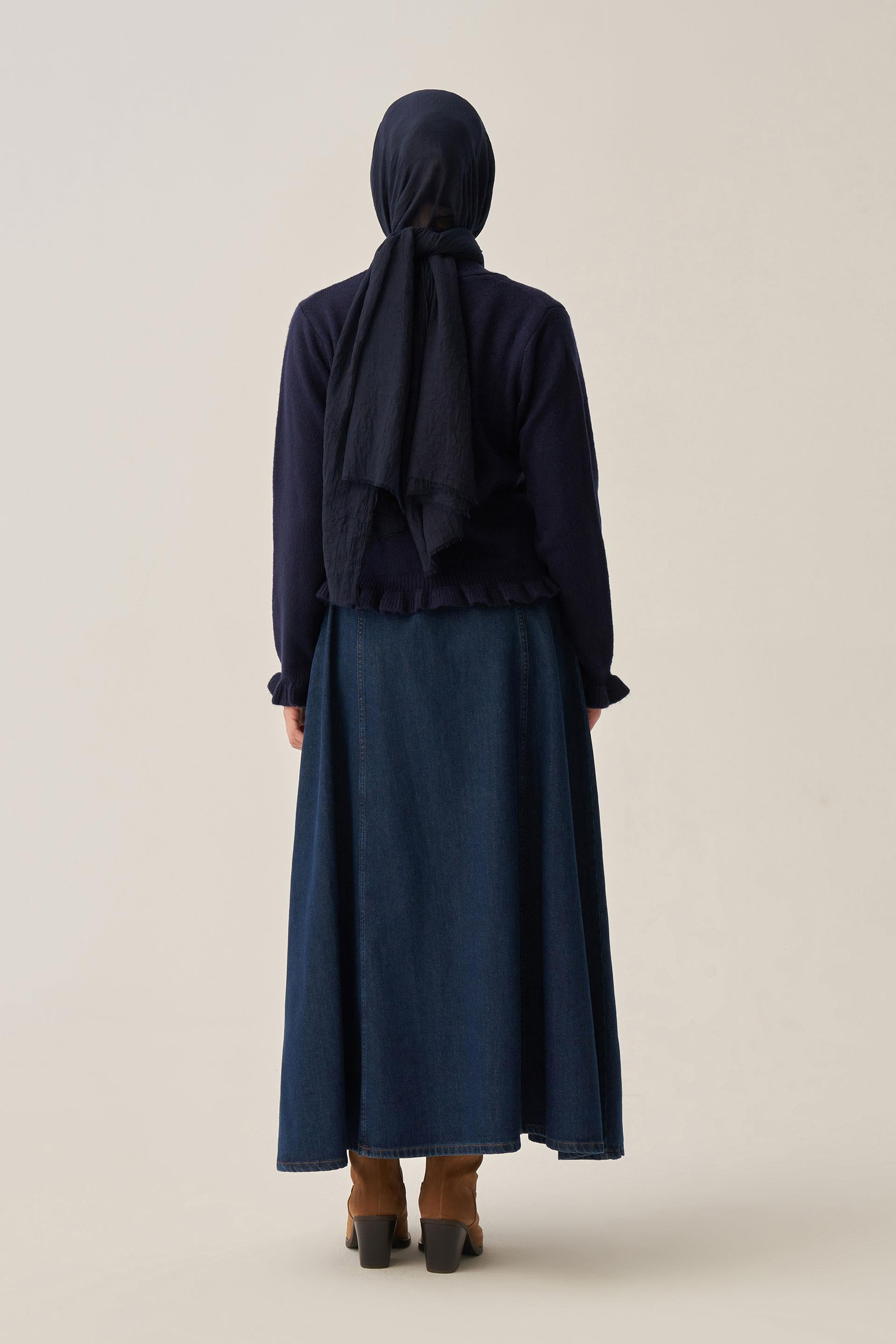 Lacivert-Etegi Fırfırlı Kısa Hırka