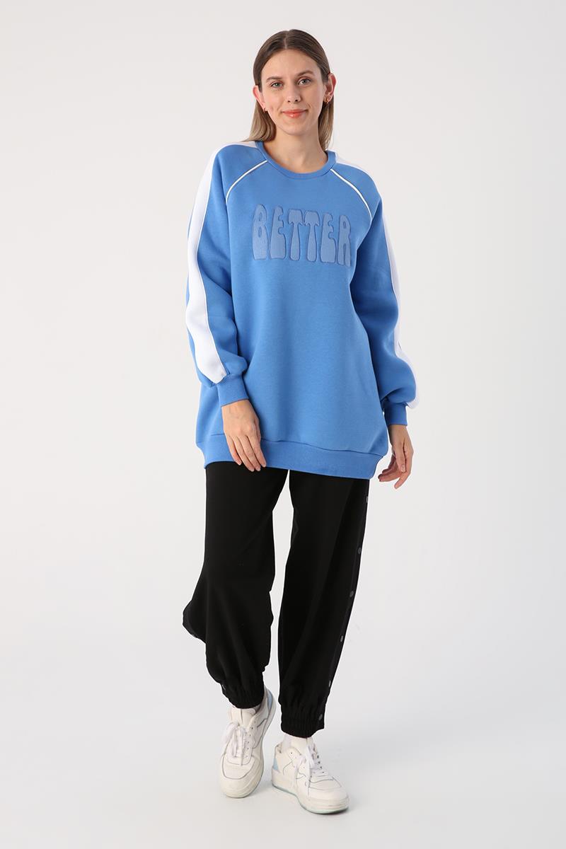 Mavi01-Kontrast Garnili Nakışlı Şardonlu Sweatshirt