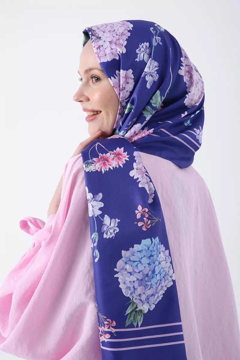 Purple-Patterned Twill Shawl