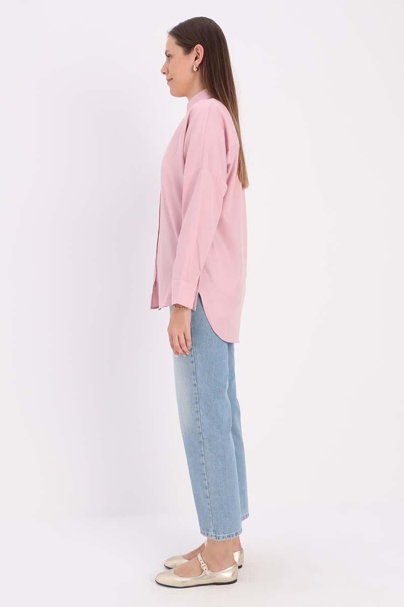 قميص وردي أساسي كبير الحجم