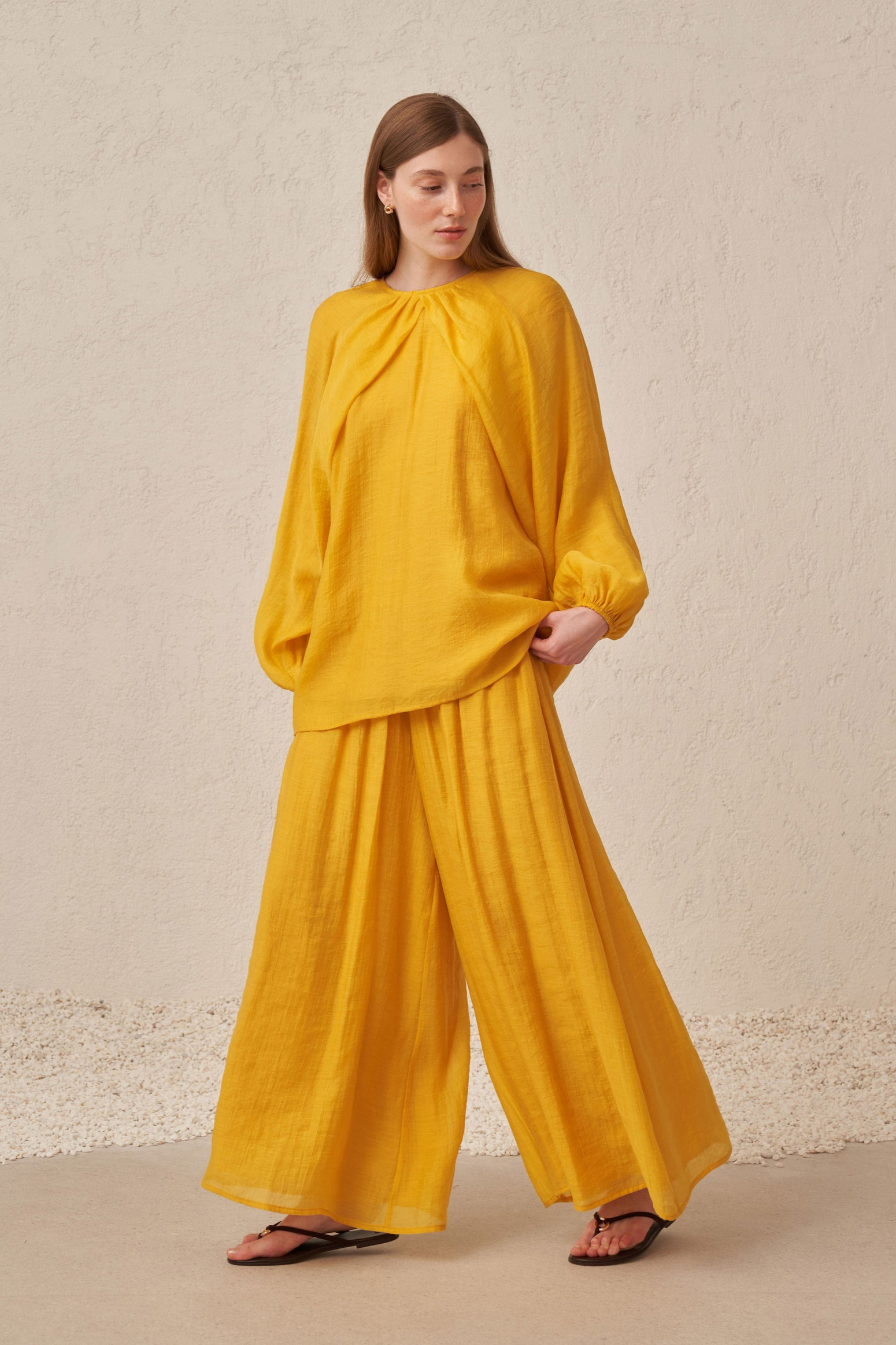 Sarı-Reglan Pelerin Detaylı Bluz