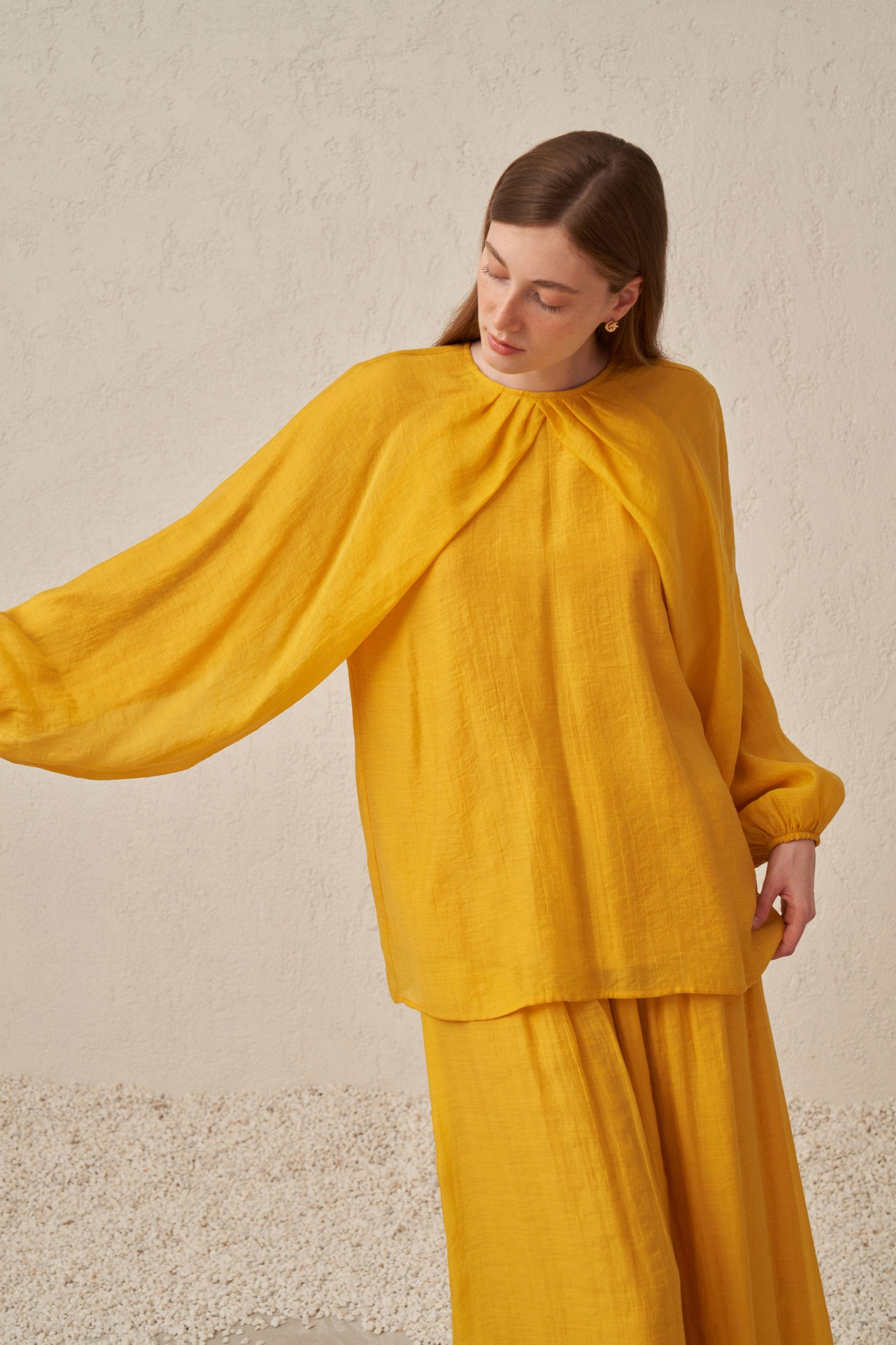 Sarı-Reglan Pelerin Detaylı Bluz