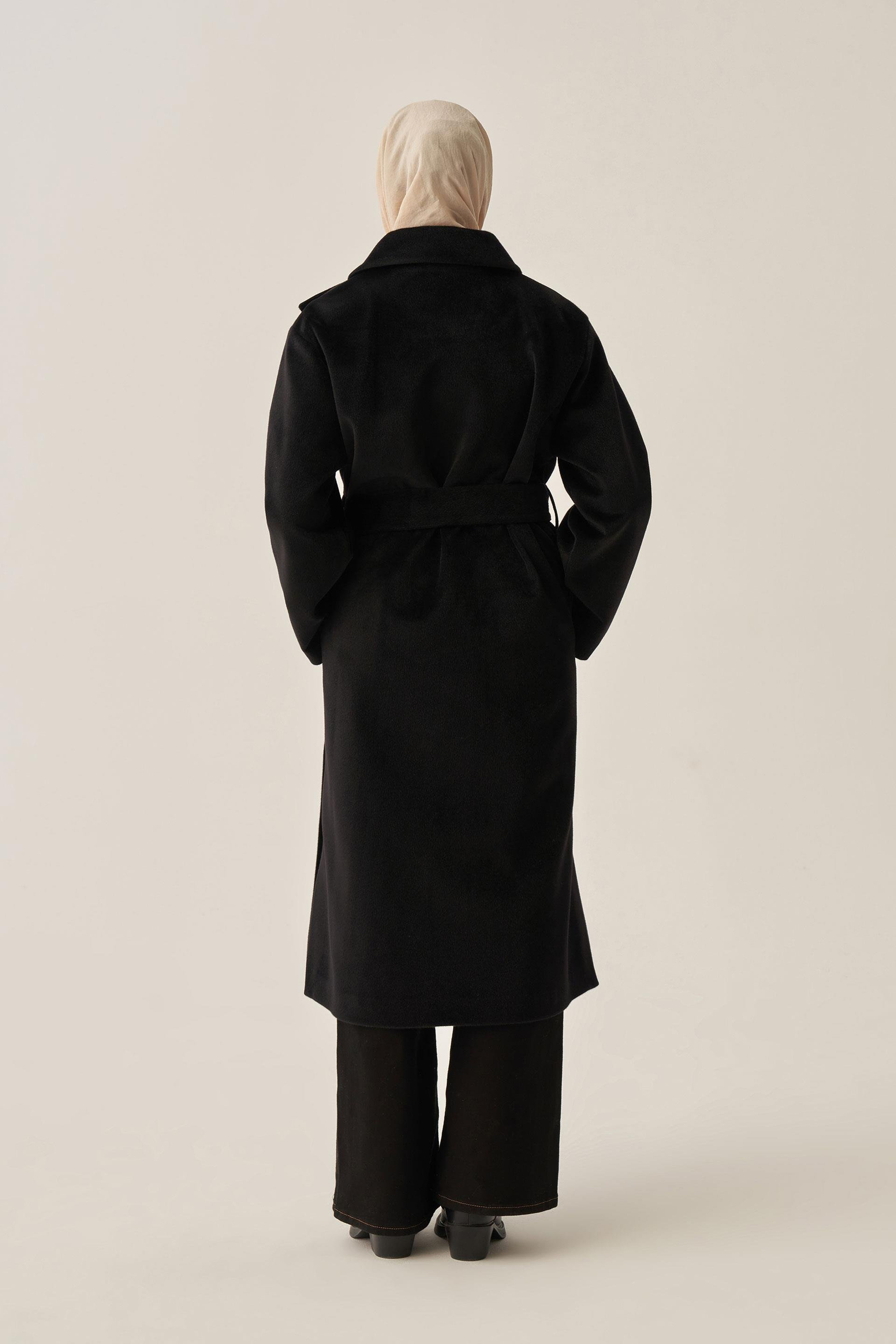 Siyah-Atkılı Uzun Kaşe Kaban