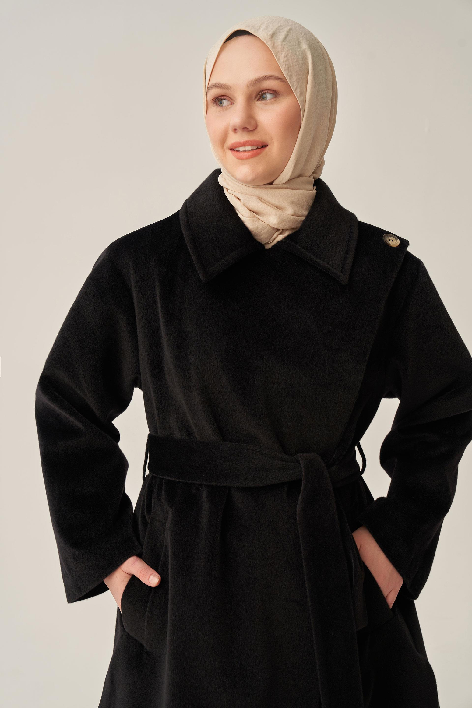 Siyah-Atkılı Uzun Kaşe Kaban