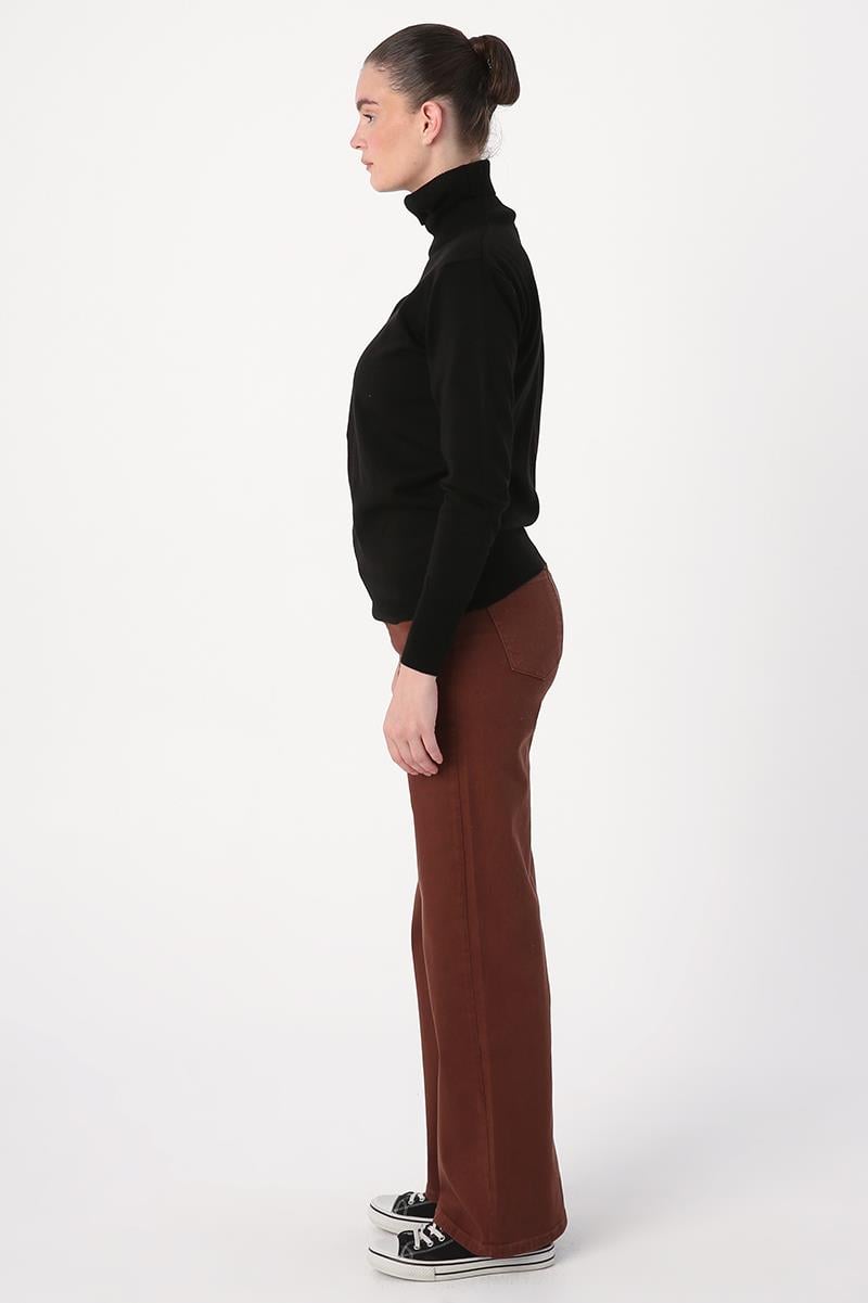 Black-Turtleneck Short Knitwear Sweater