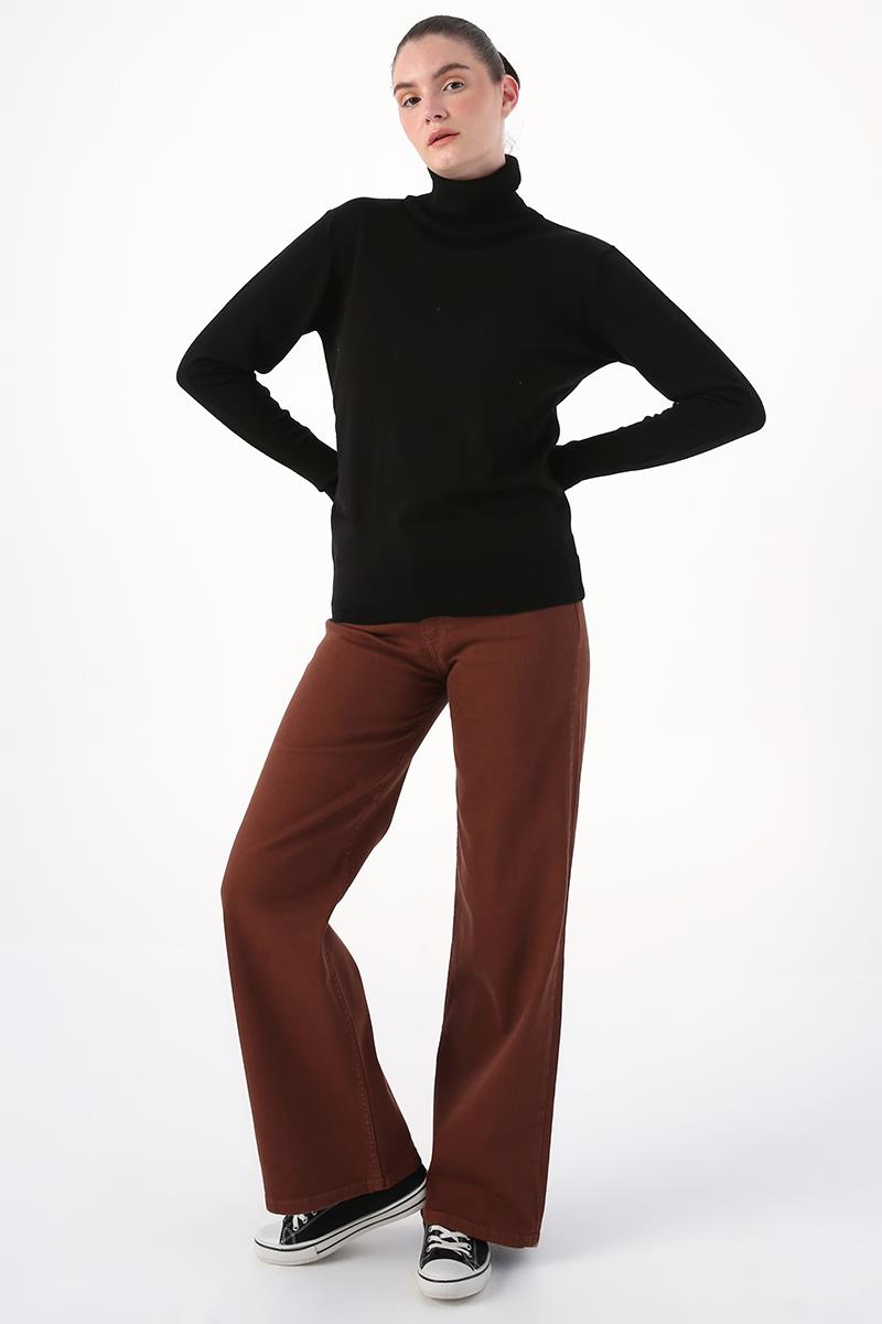 Black-Turtleneck Short Knitwear Sweater
