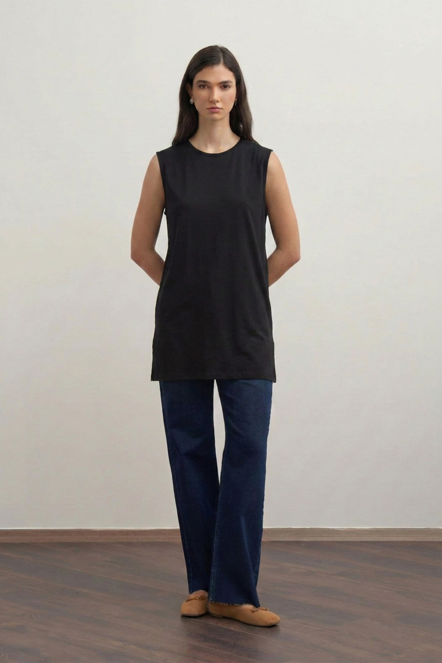 Black-Basic Sleeveless Underdress Tunic