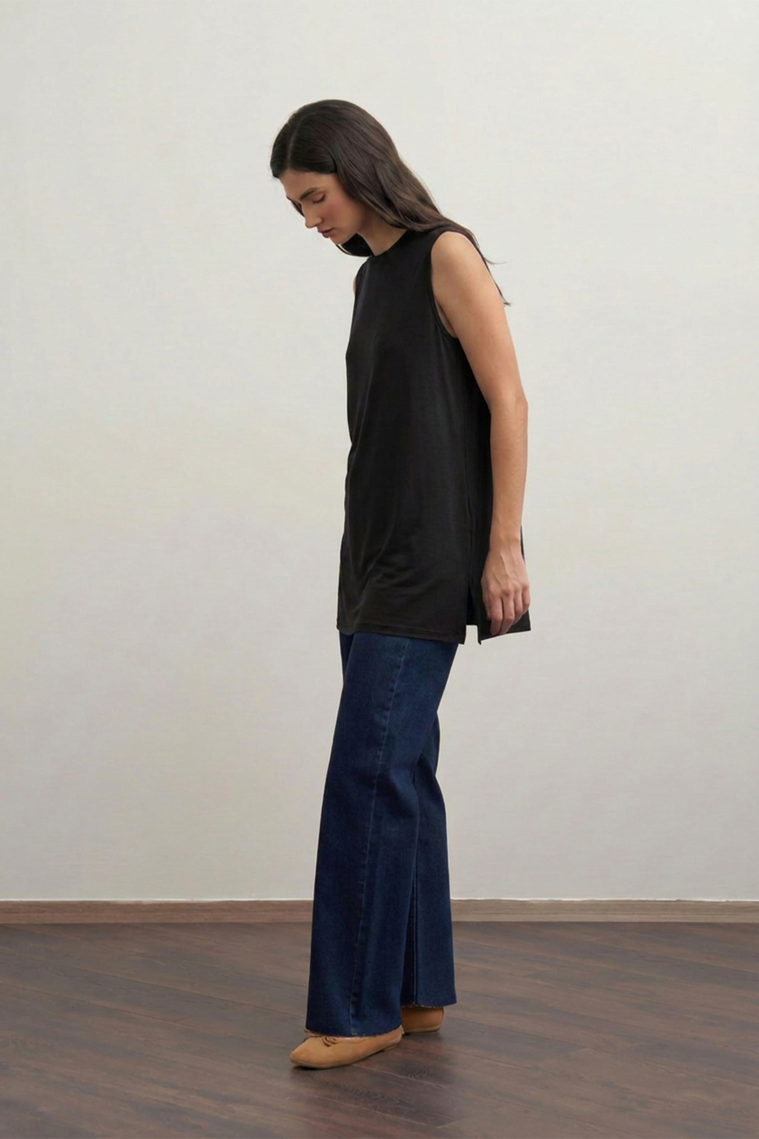 Black-Basic Sleeveless Underdress Tunic