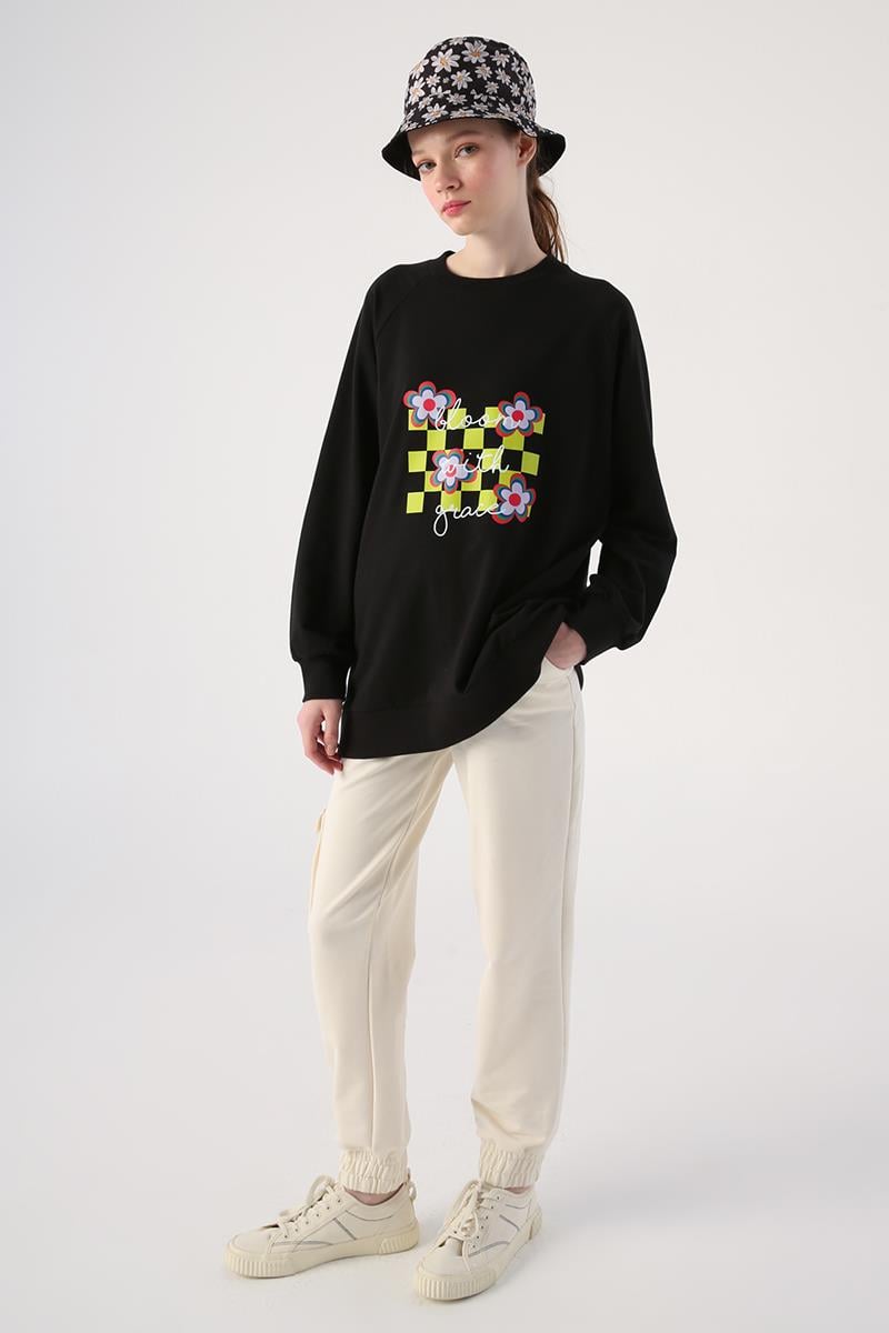 Siyah-Bisiklet Yaka Bloom With Grace Baskılı Sweatshirt