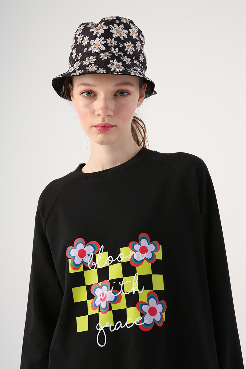 Siyah-Bisiklet Yaka Bloom With Grace Baskılı Sweatshirt