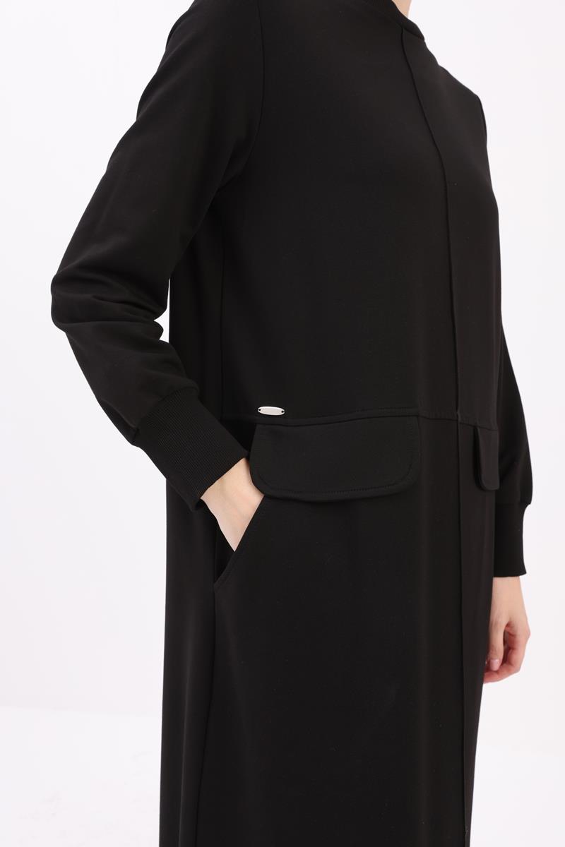 Black-Pocket Knitted Dress
