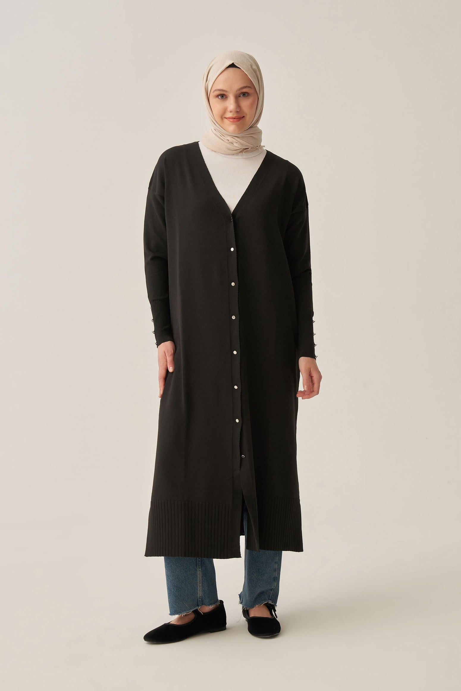 Siyah-Düğmeli Hırka