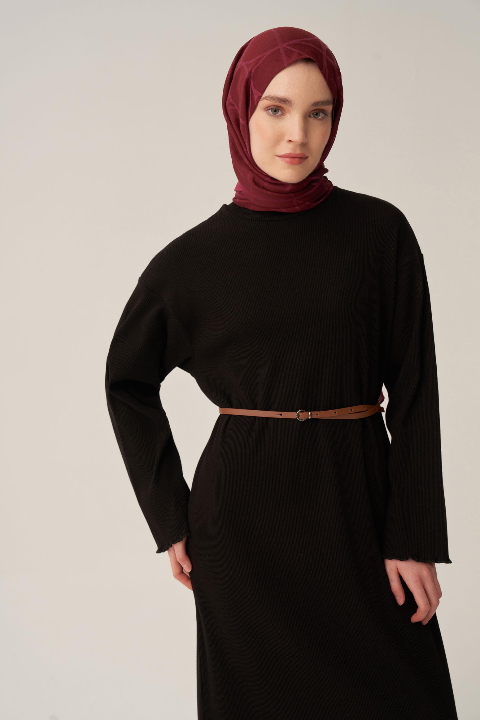 Siyah-Fırfır Detaylı Kaşkorse Elbise