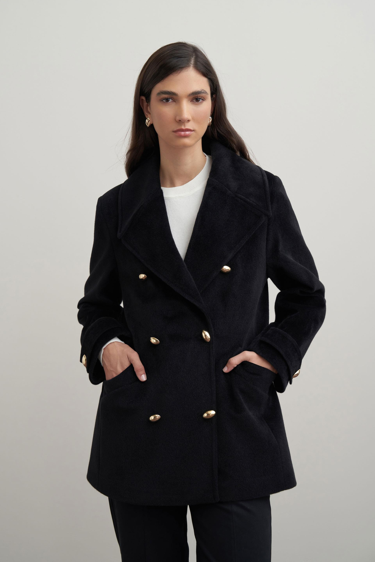 Siyah-Gold Dügmeli Kaşe Kaban