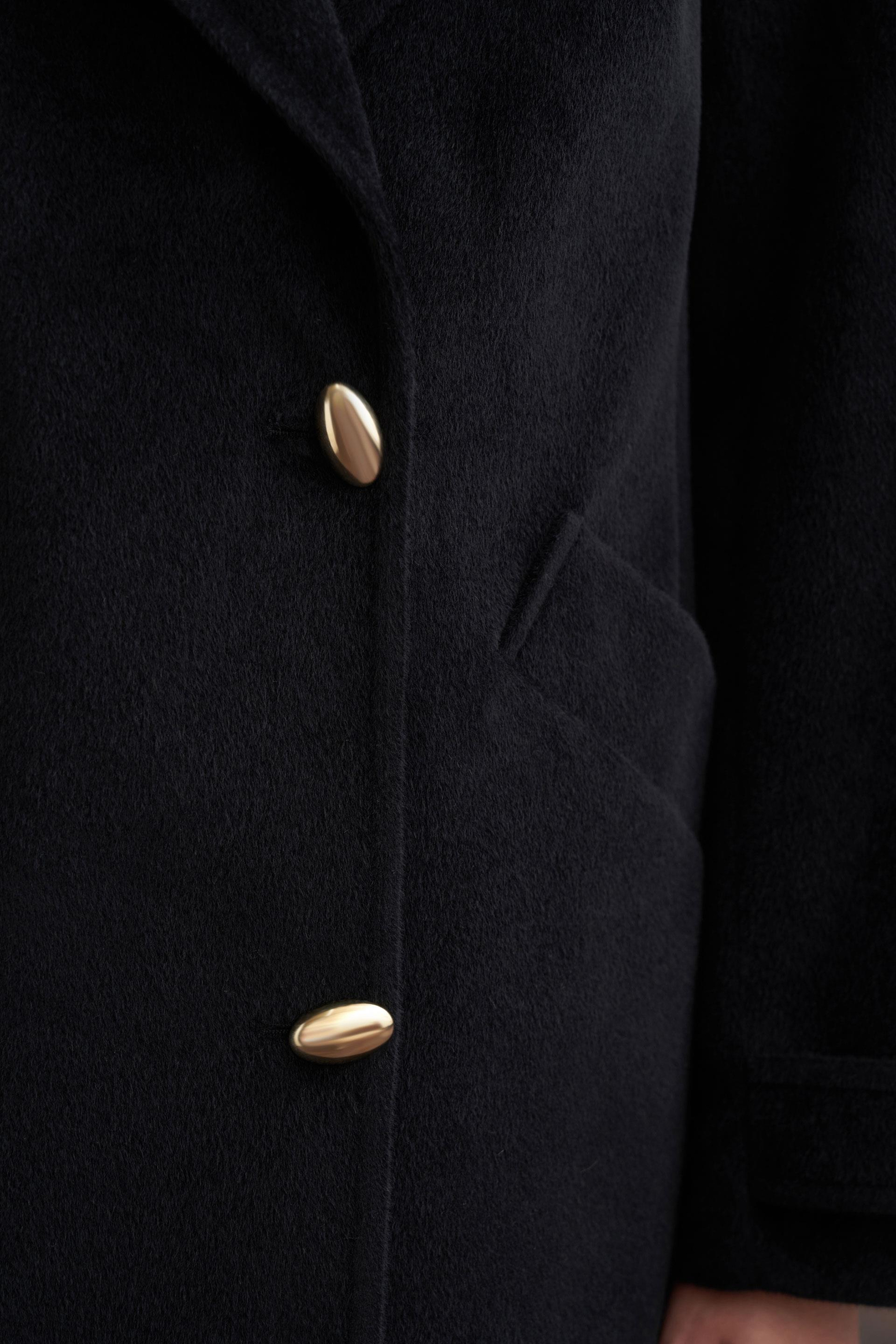 Siyah-Gold Dügmeli Kaşe Kaban