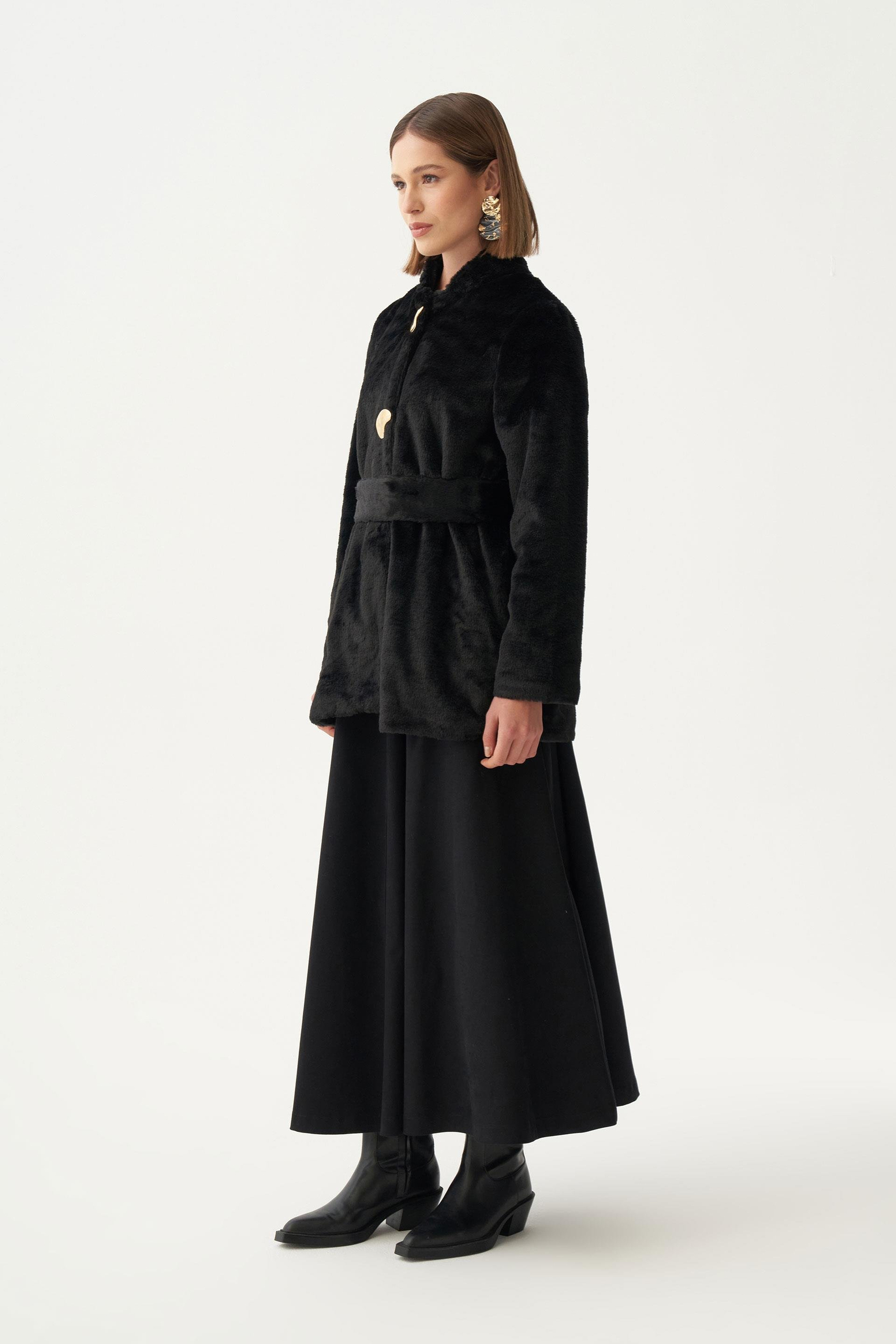 Siyah-Gold Düğmeli Kürk Kaban