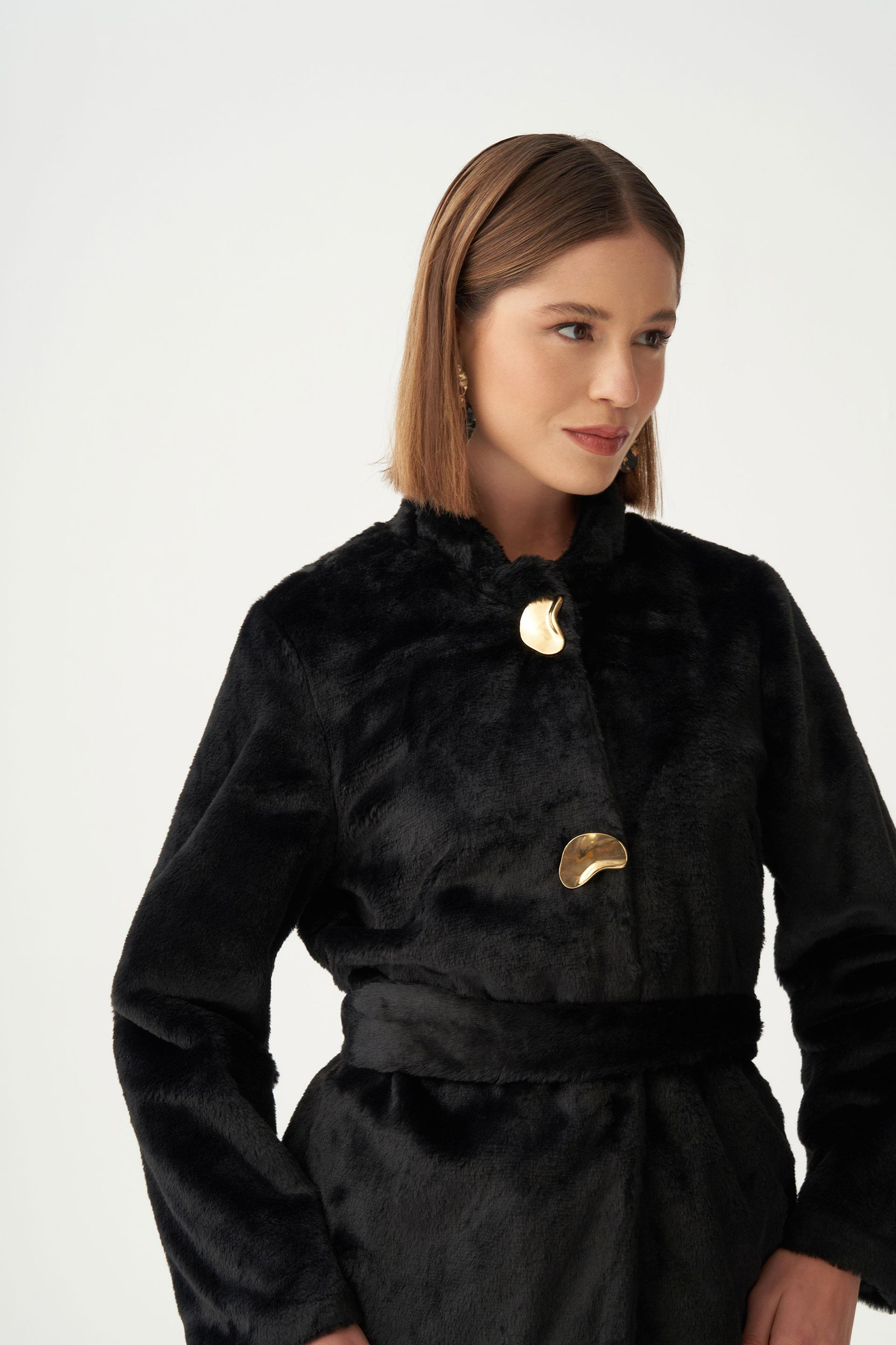 Siyah-Gold Düğmeli Kürk Kaban