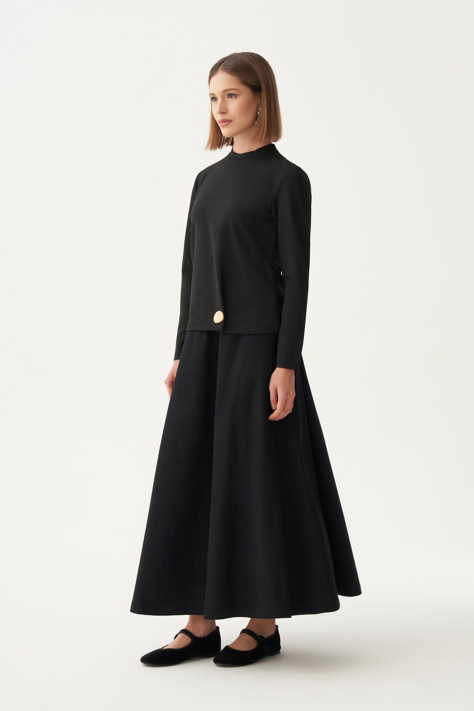 Siyah-Gold Düğmeli Pileli Şık Bluz