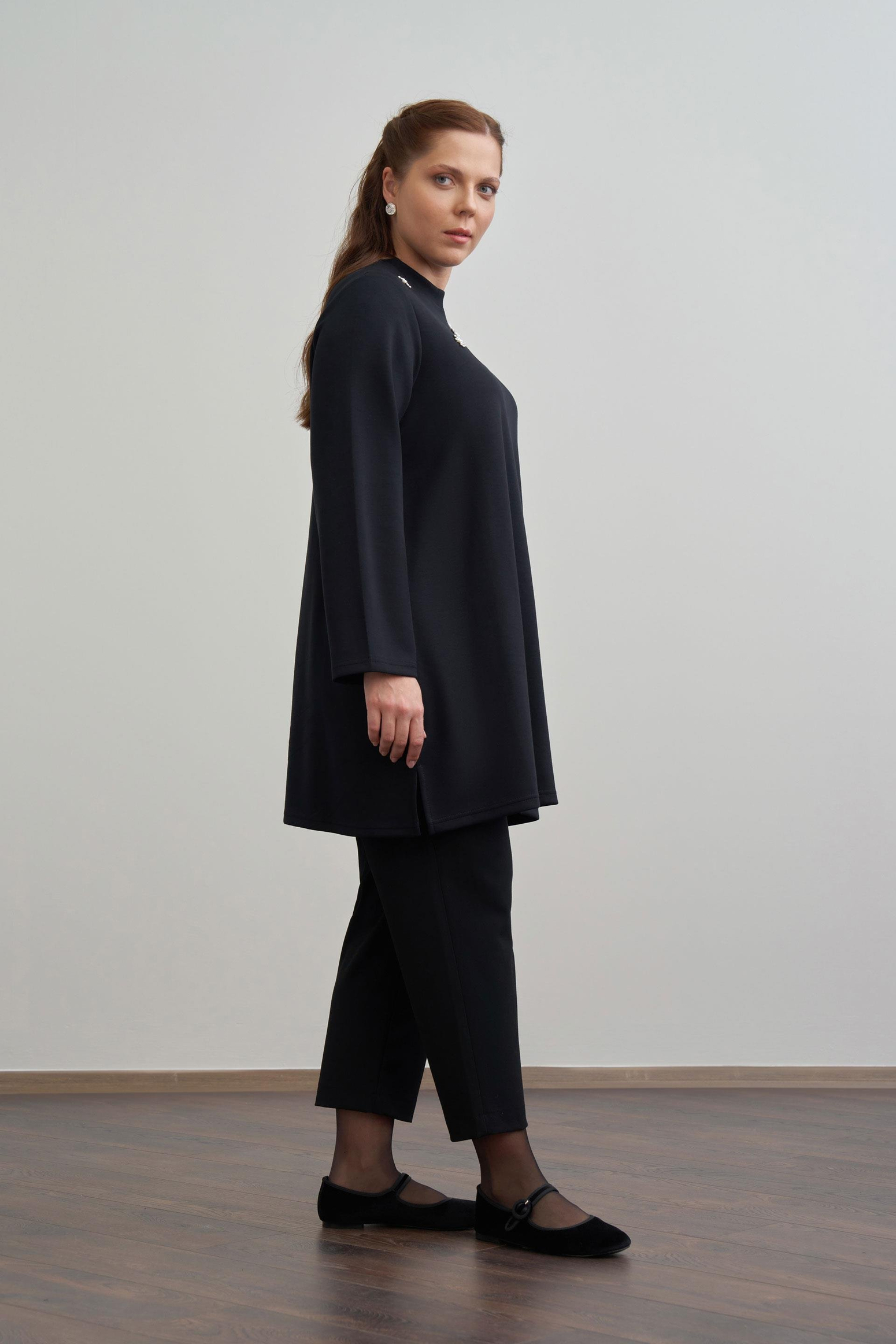 Siyah-İnci İşlemeli Tunik