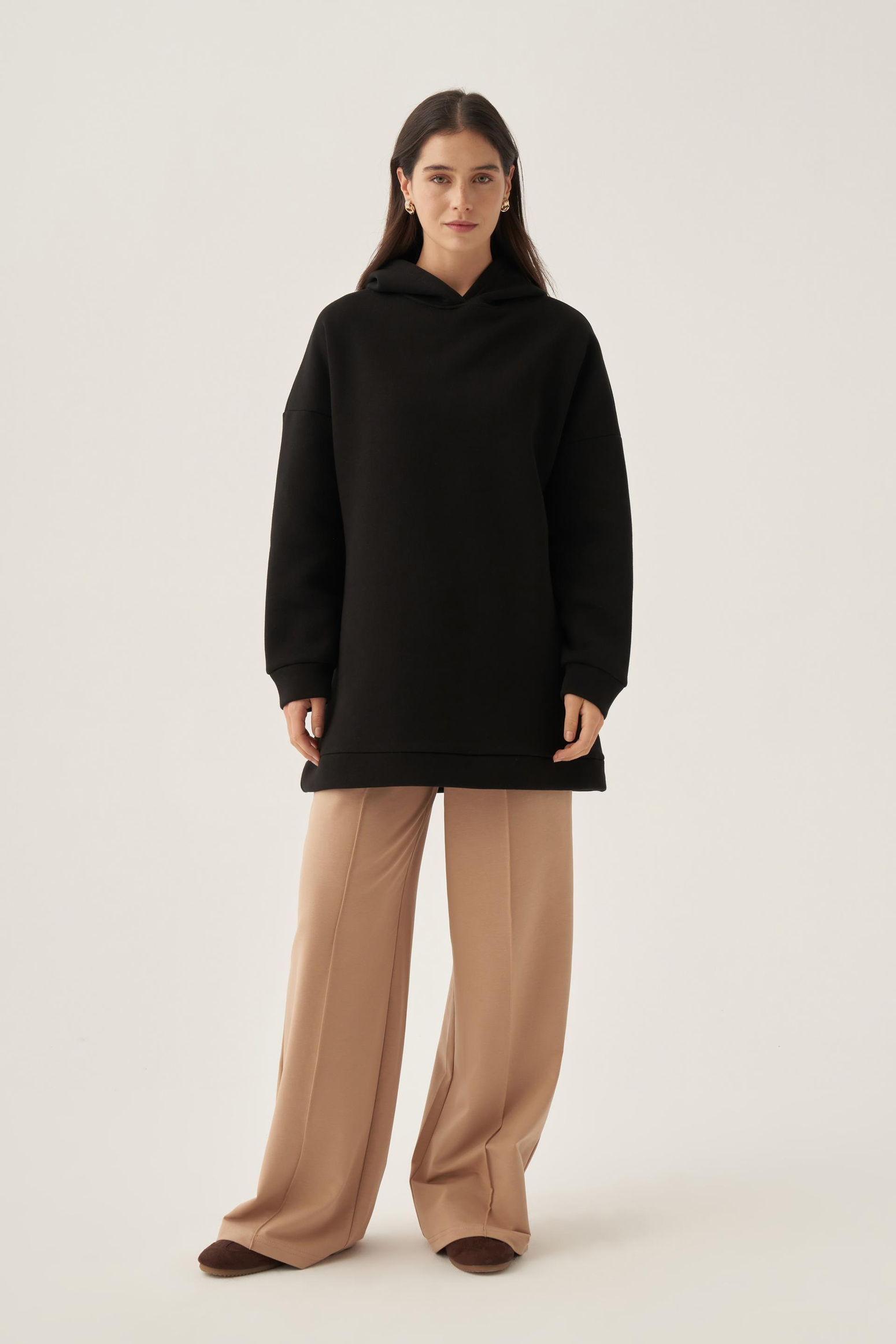 Siyah-Kapüşonlu Sweatshirt