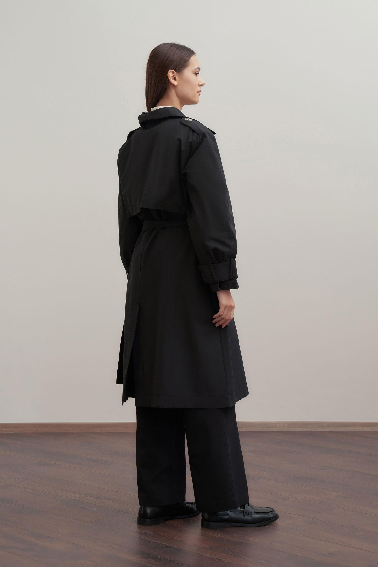 Schwarz-Epauletten an den Schultern