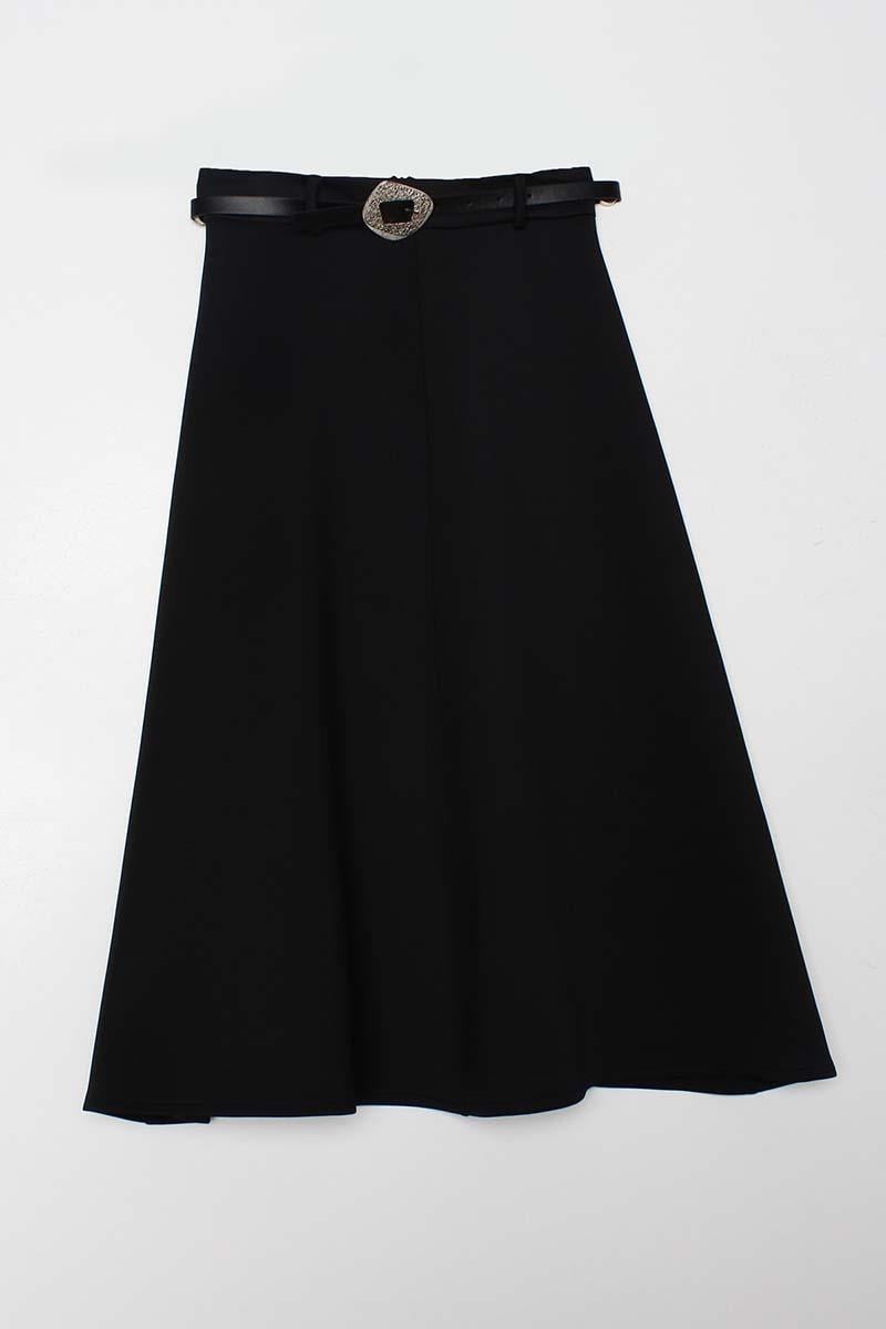 Jupe cloche en plongée avec ceinture noire