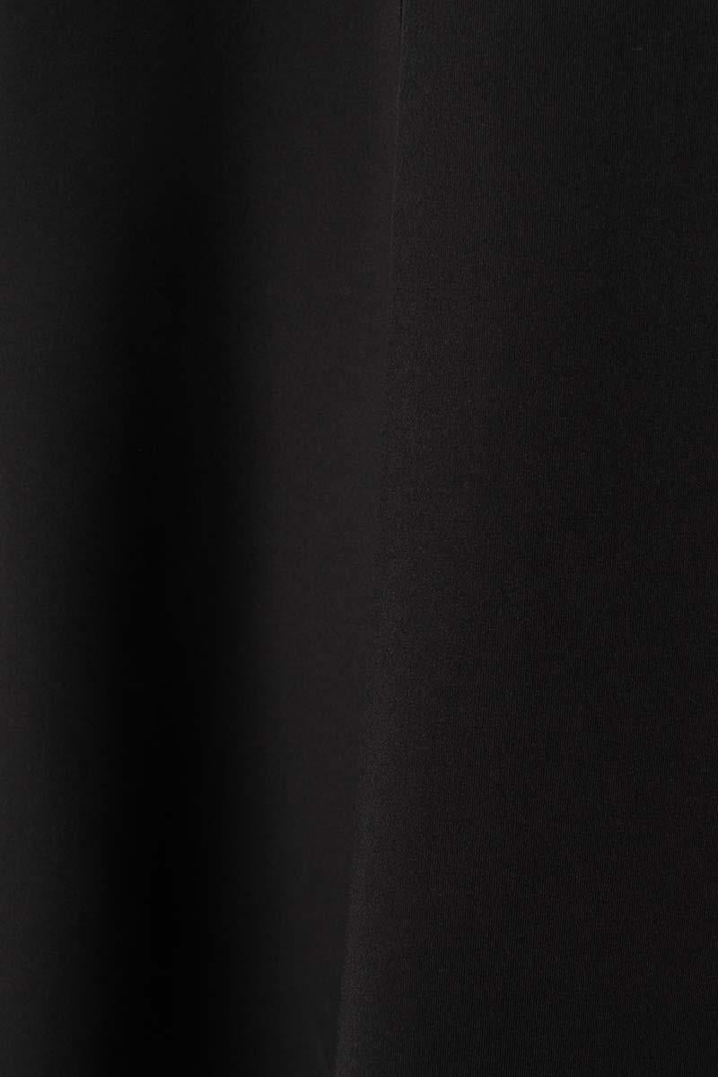 Jupe cloche en plongée avec ceinture noire