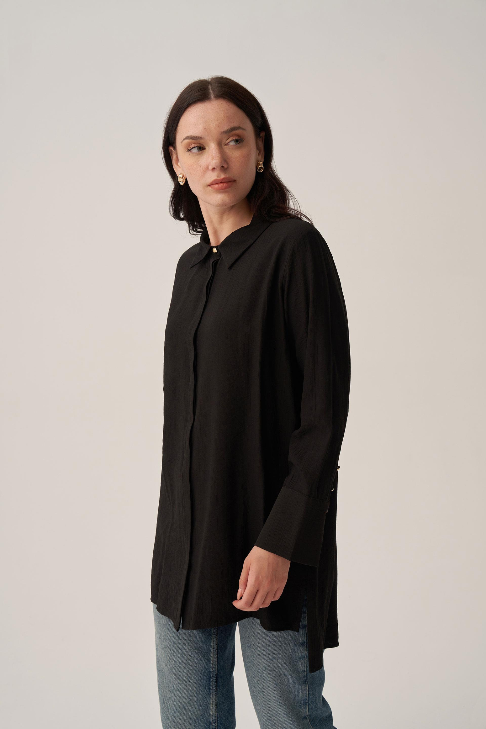 Siyah-Kırışık Efektli Şık Poplin Gömlek