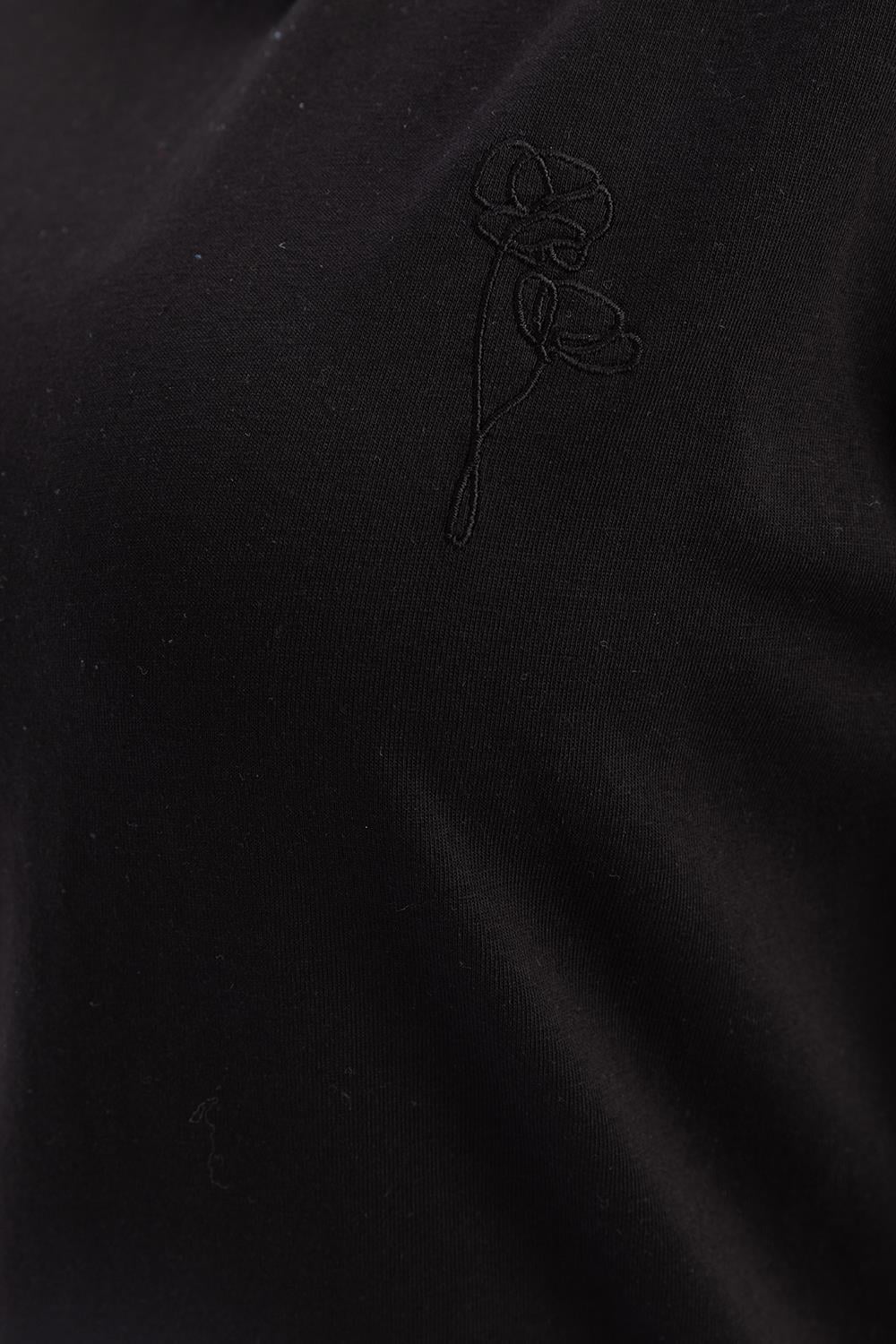 Siyah-Kısa Kollu Nakış Detaylı Süprem Tshirt