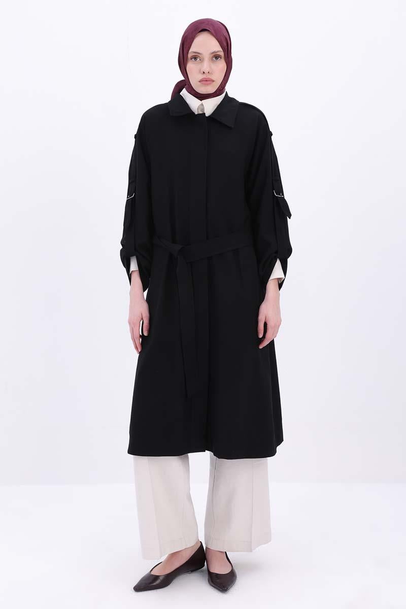 Schwarzärmliger Trenchcoat mit Epaulette und Knöpfen