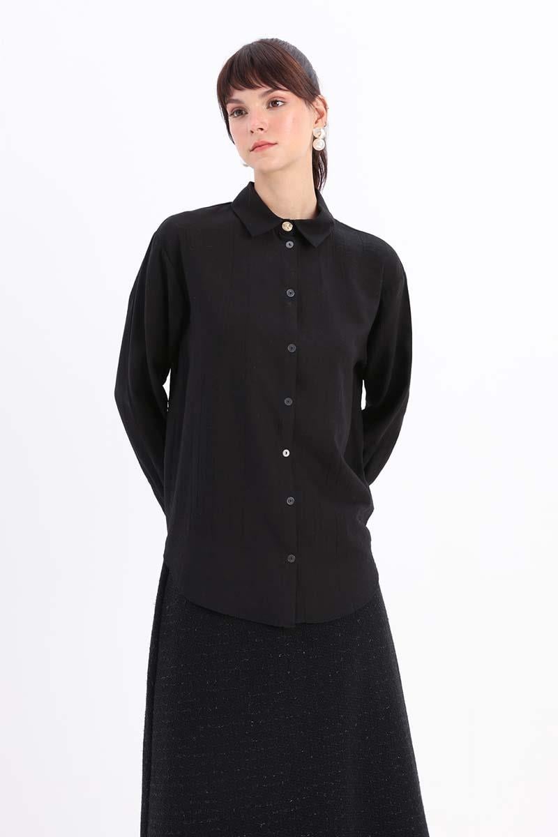 CHEMISE BOUTONNÉE ÉLÉGANTE AVEC DÉTAIL DE MANCHETTES DE COIN Noir