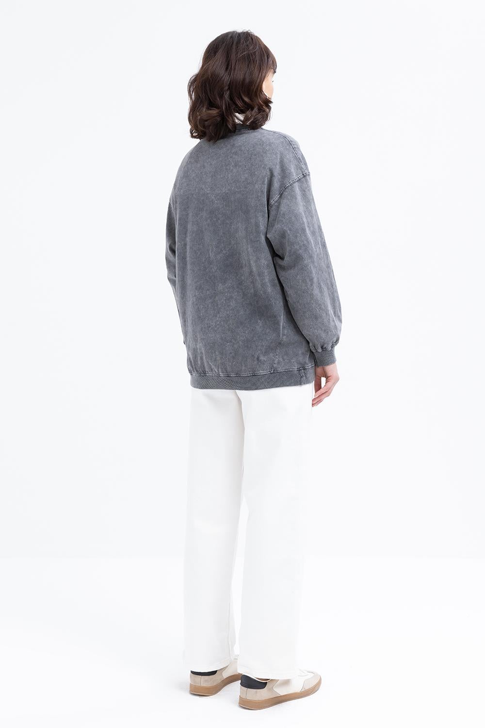 Siyah-Önü Nakış Detaylı Sweatshirt