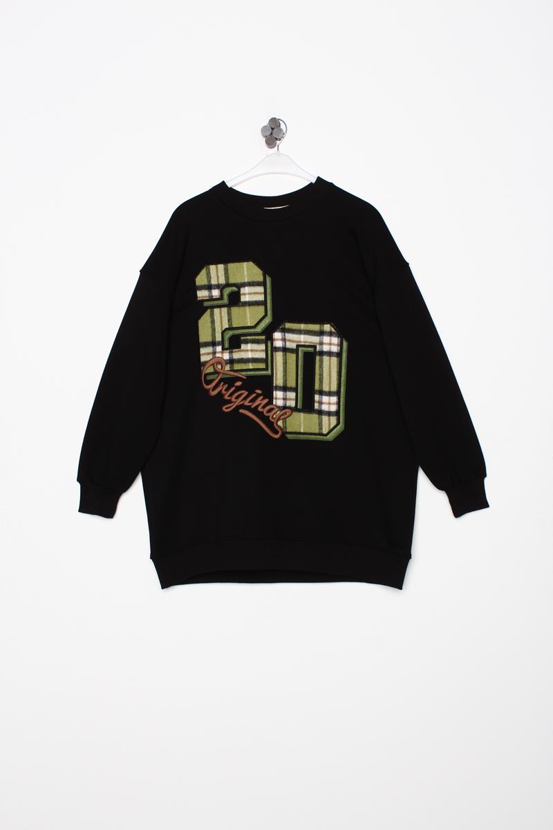 Schwarz-Oversize-Sweatshirt mit karierter Applikation und Stickerei