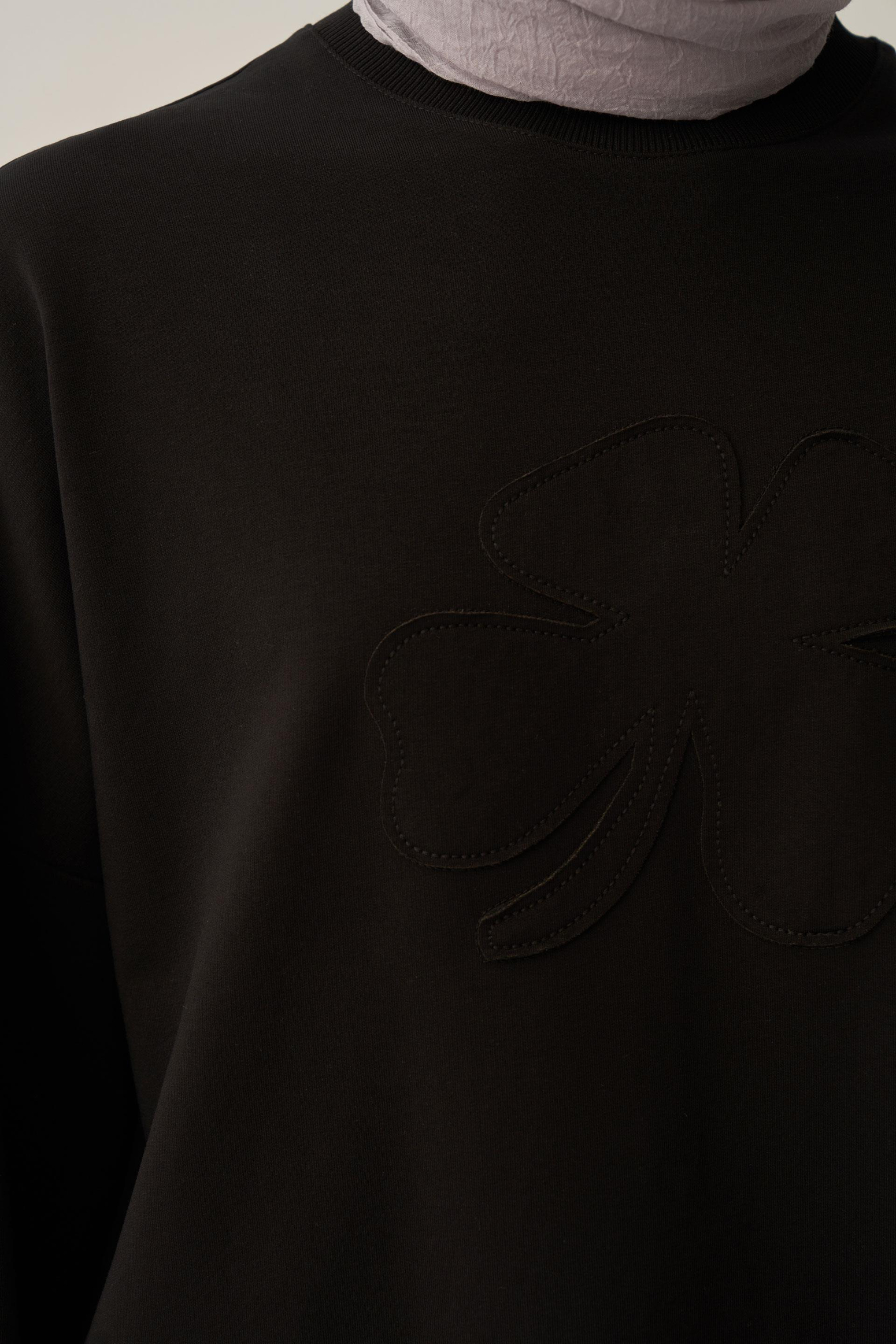 Siyah-Pamuklu Aplikeli Sweatsirt