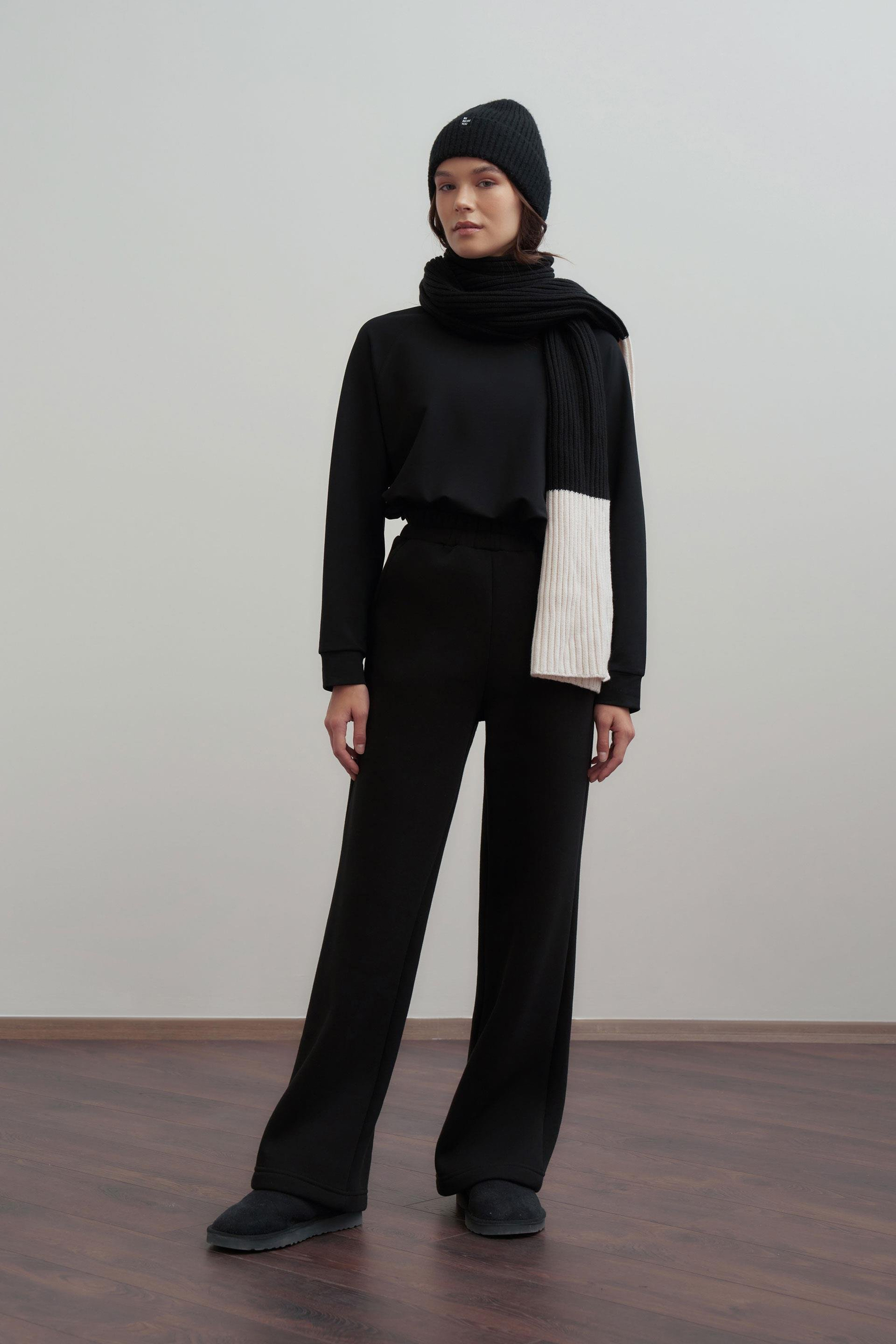 Siyah-Pamuklu Geniş Paça Eşofman Altı