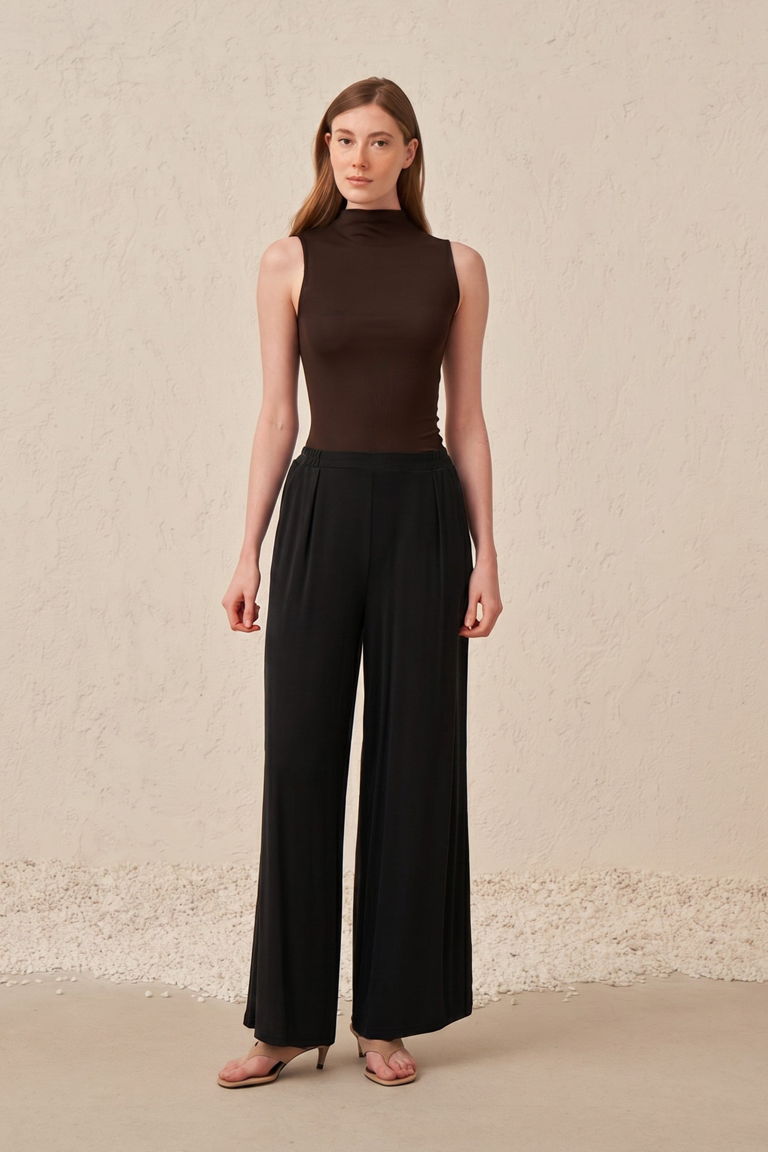 Siyah-Pile Detaylı Geniş Paça Pantolon