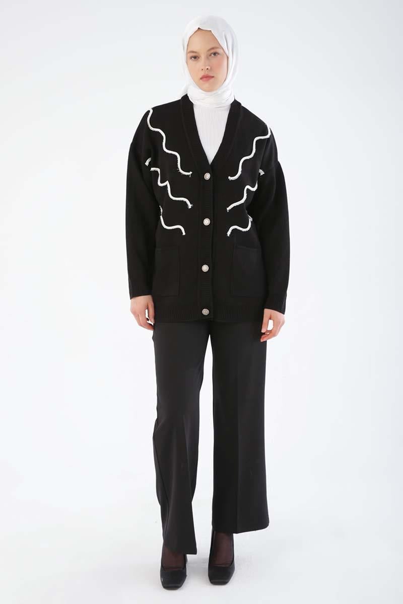 Siyah-Püskül Nakışlı V Yaka Triko Hırka