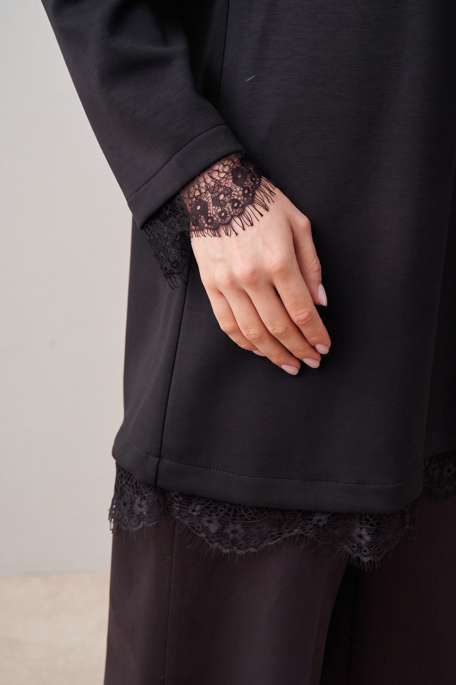 Siyah-Yumuşak Dokulu Fistolu Sweat