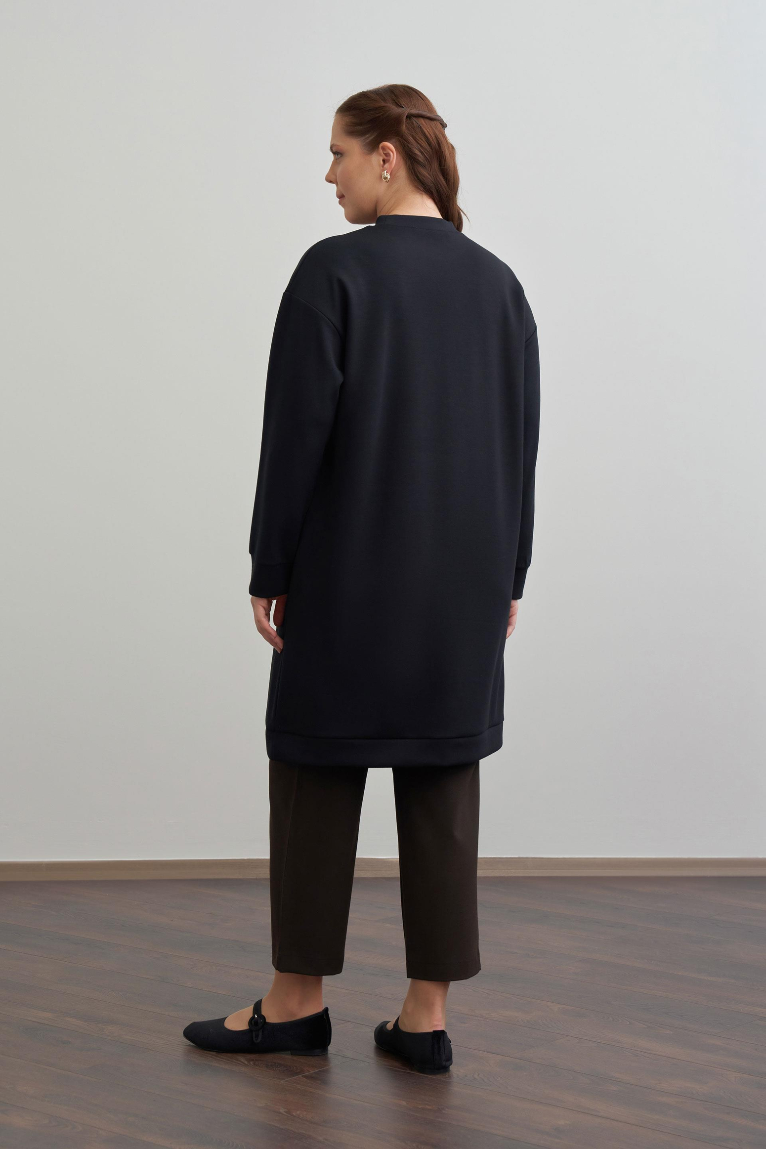 Siyah-Yumuşak Dokulu Nakışlı Sweatshirt