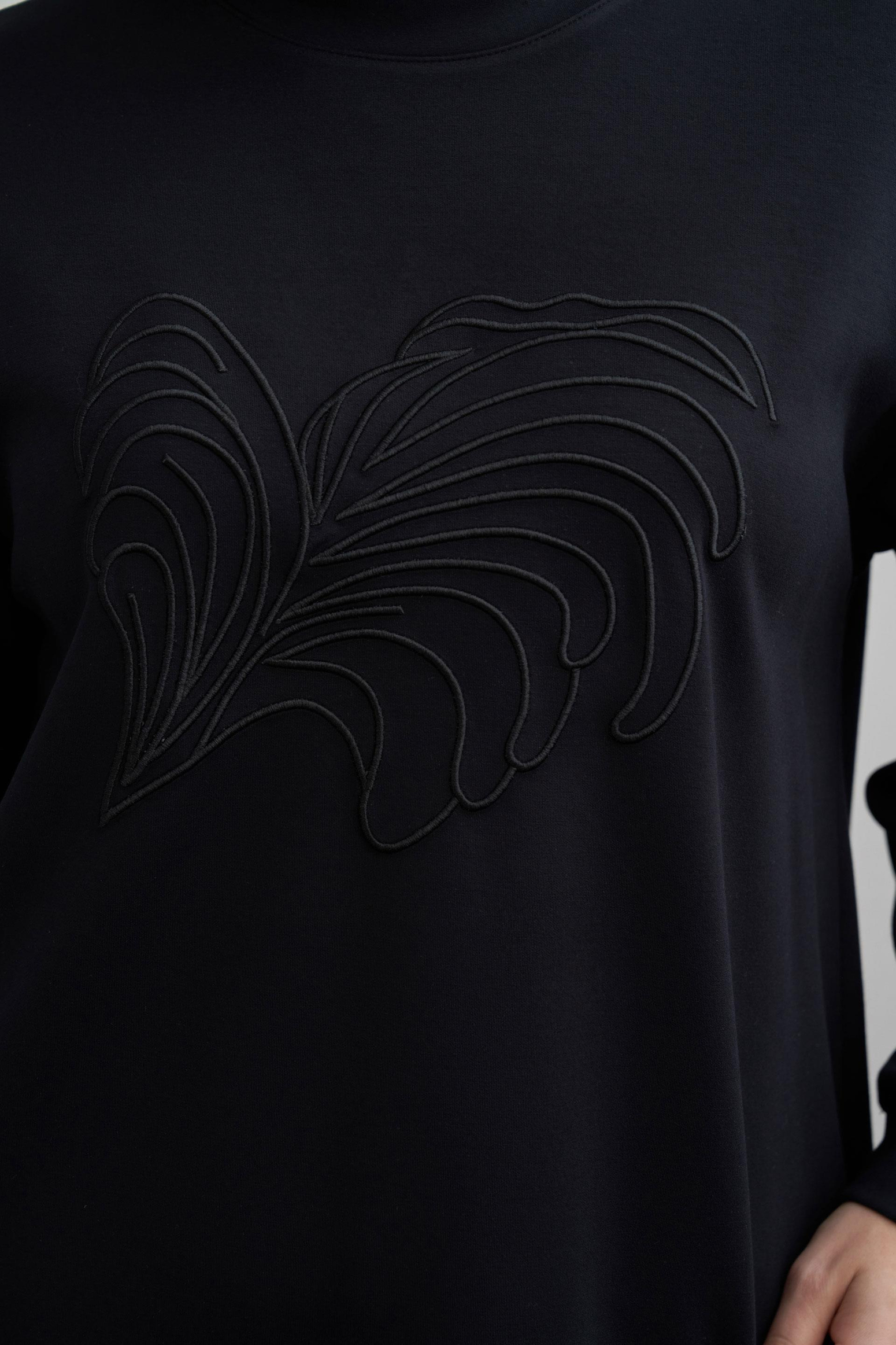 Siyah-Yumuşak Dokulu Nakışlı Sweatshirt