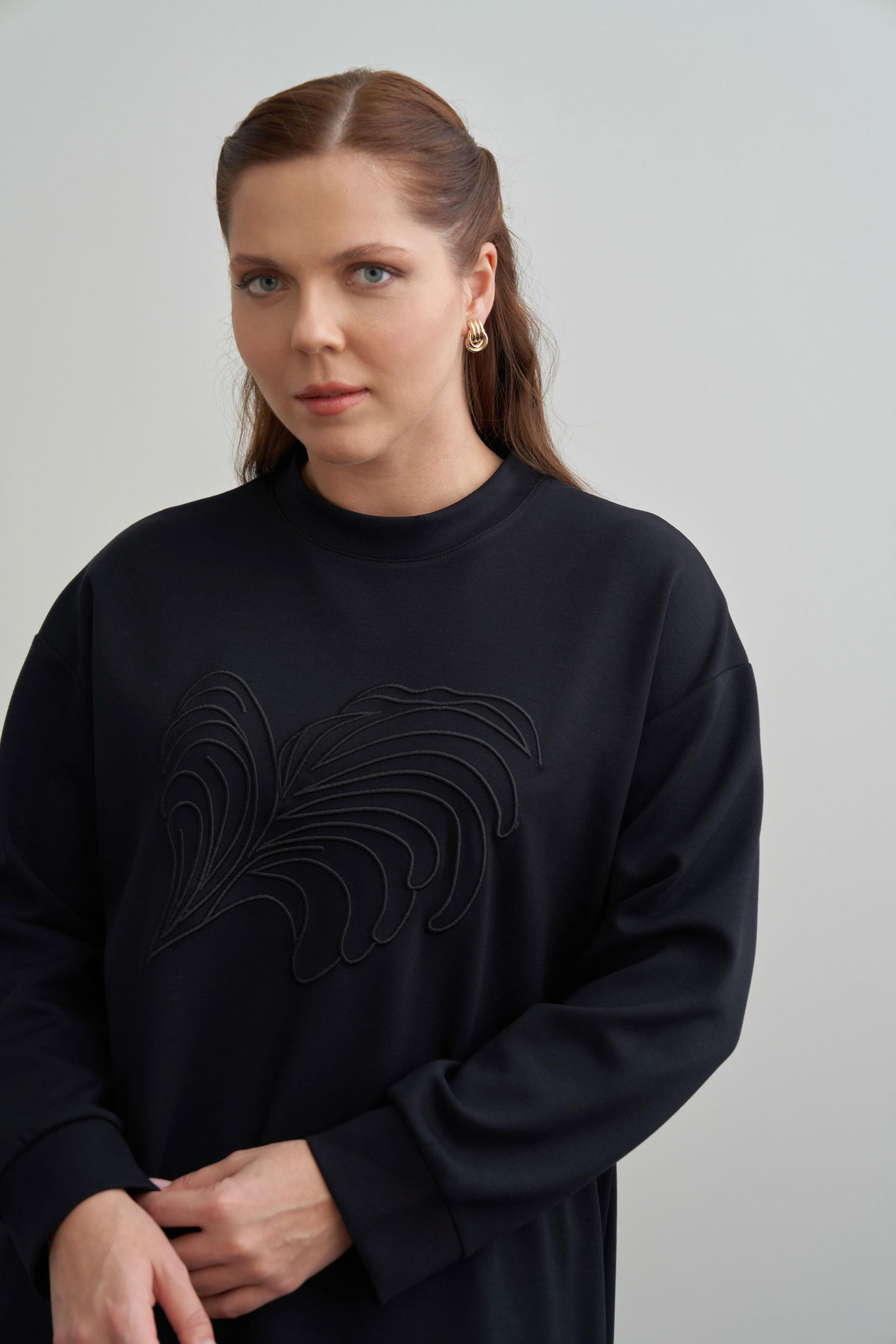 Siyah-Yumuşak Dokulu Nakışlı Sweatshirt