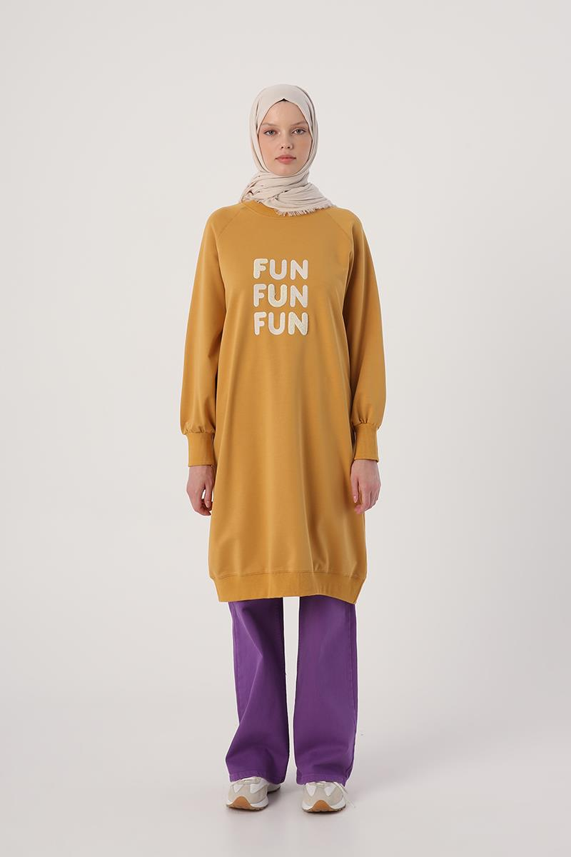Soft Sarı-Yazı Nakışlı Reglan Kol Sweat Tunik