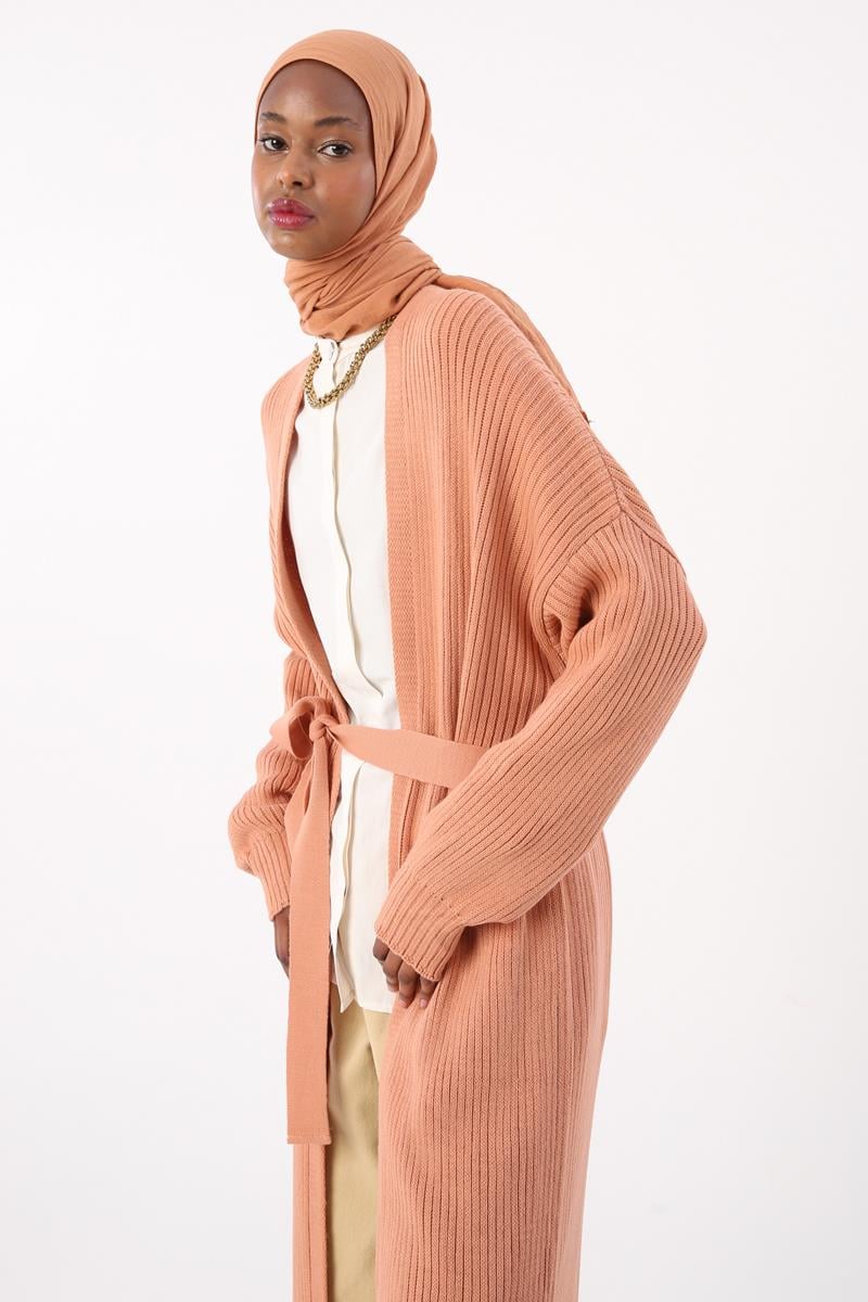 Cardigan long tricoté à ceinture côtelée orange doux