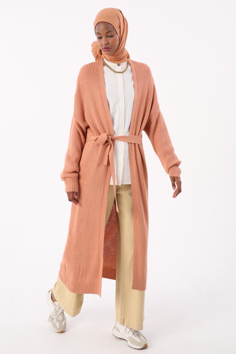 Cardigan long tricoté à ceinture côtelée orange doux