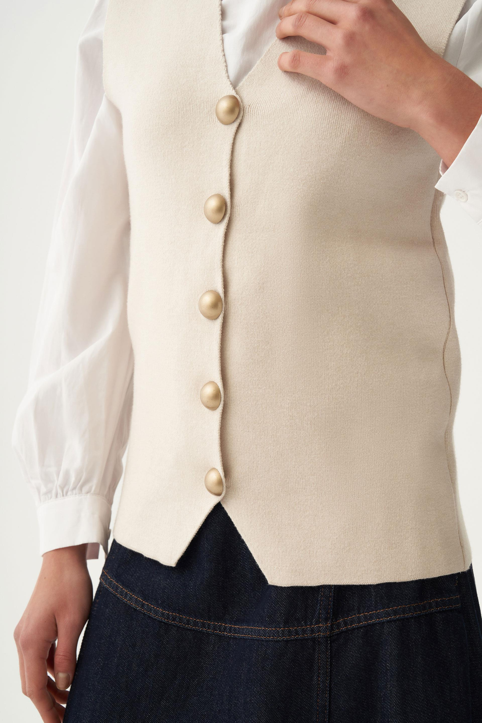 Taş-Dügmeli V Yaka Triko Hırka