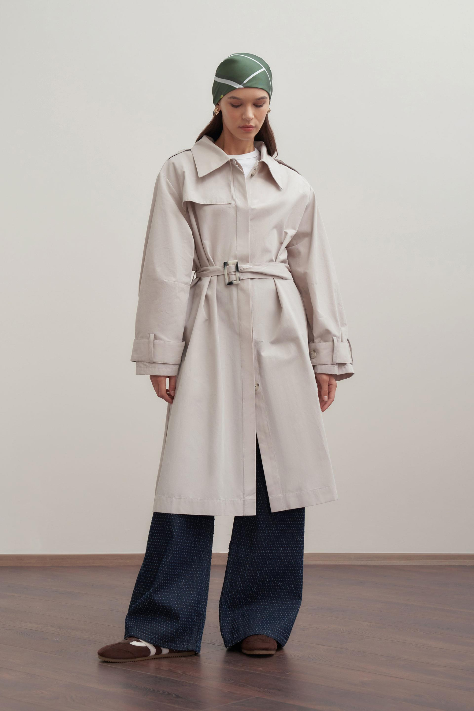 Stein-Epauletten an den Schultern