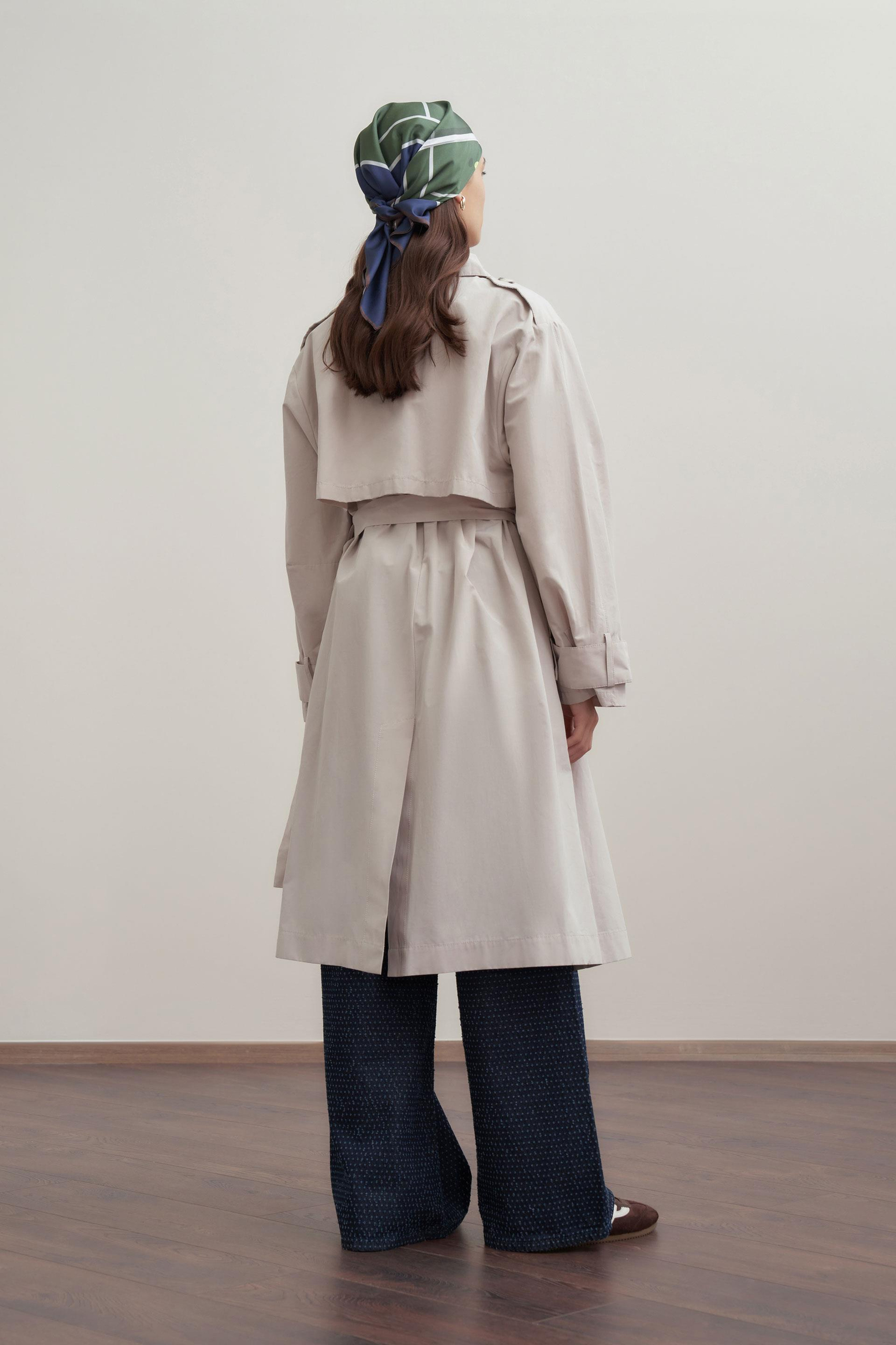 Stein-Epauletten an den Schultern