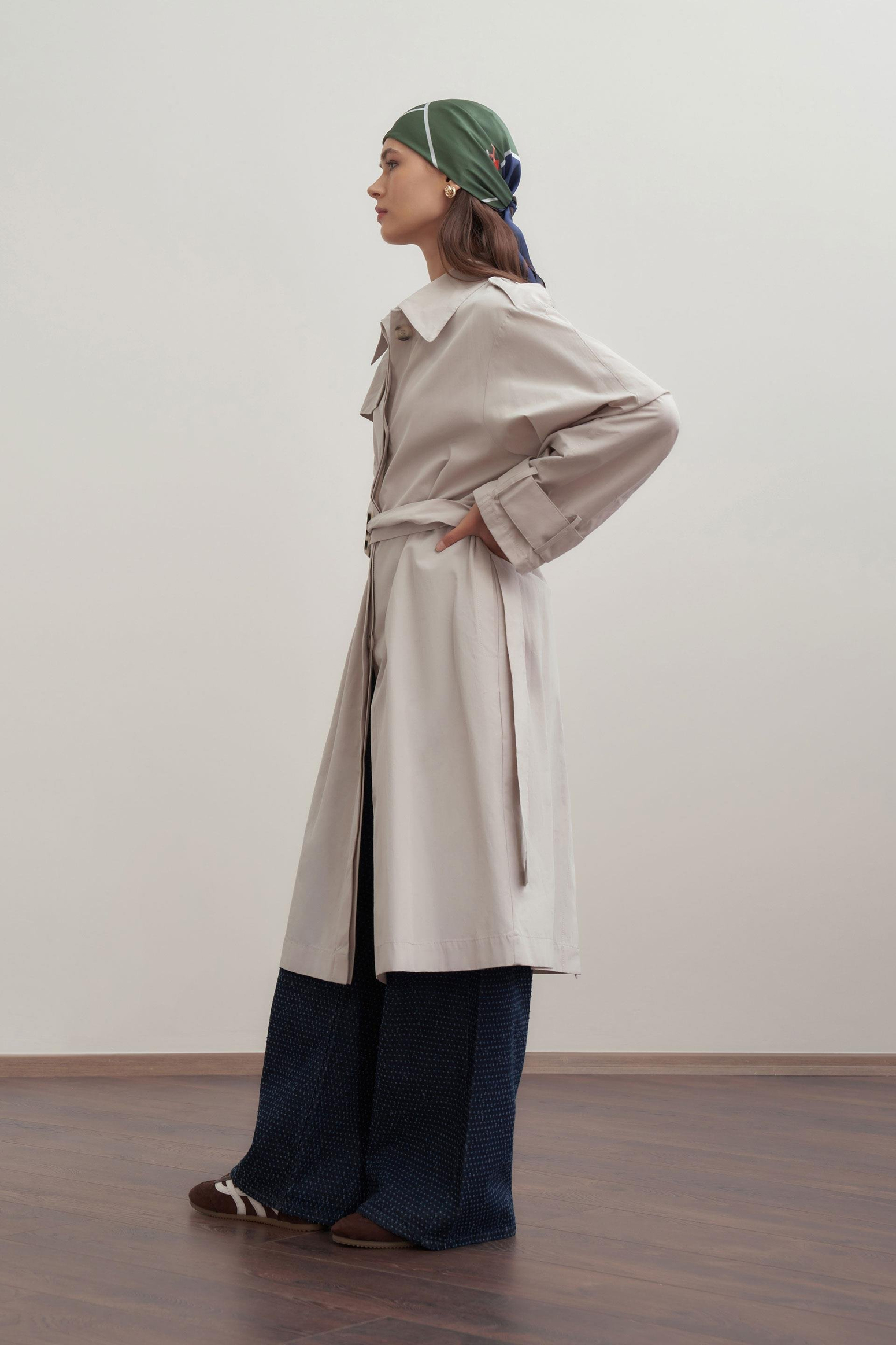 Stein-Epauletten an den Schultern